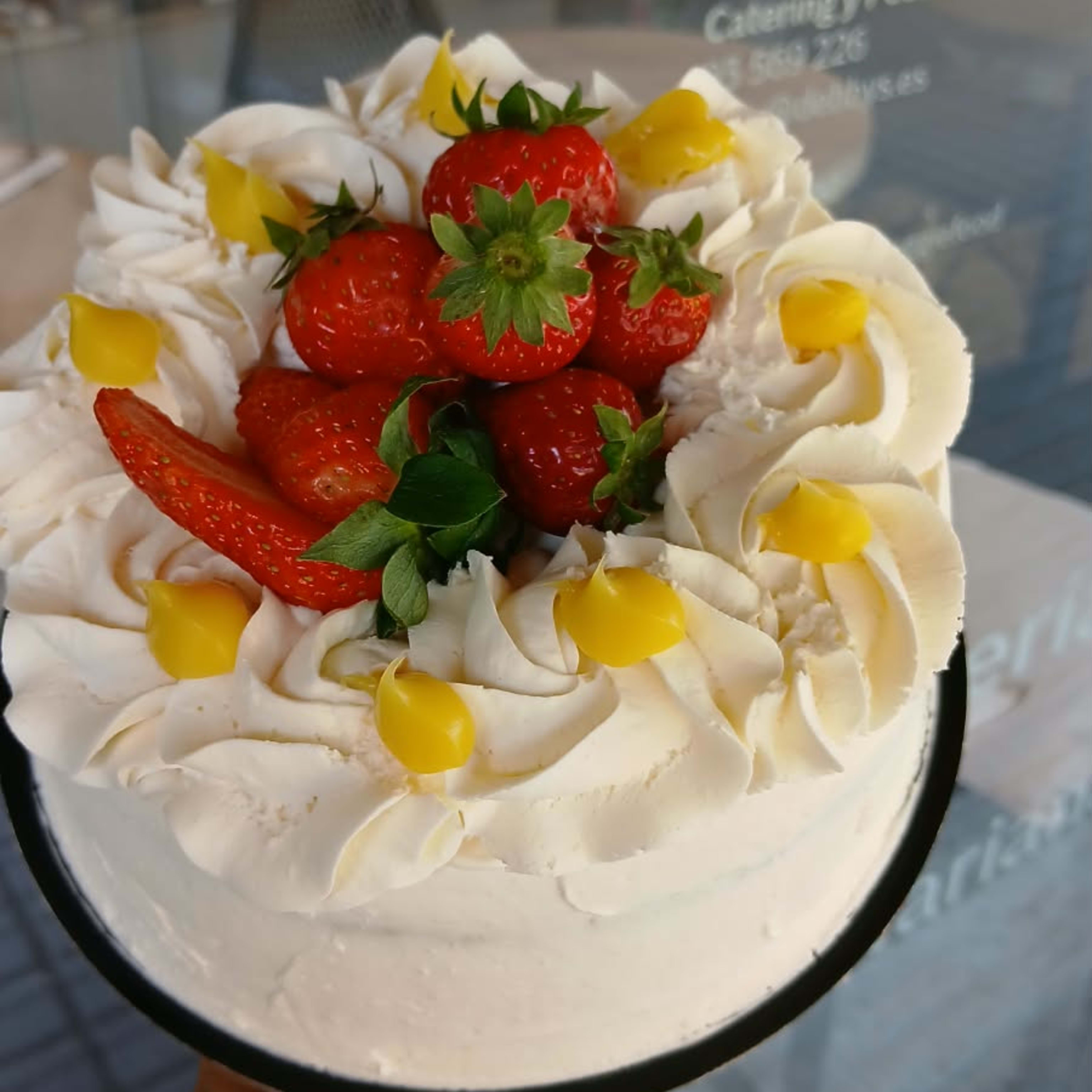 Tarta con Mousse de Limón y Frutos Rojos