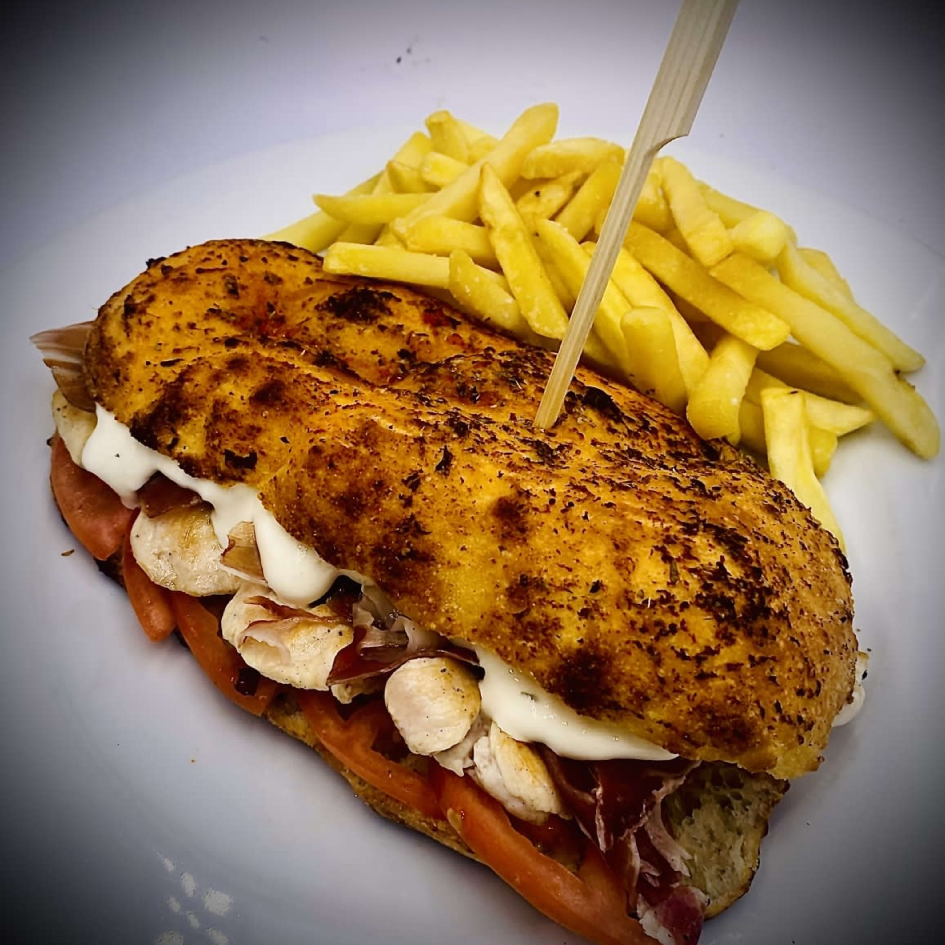 Sanduíche de Frango Serranito