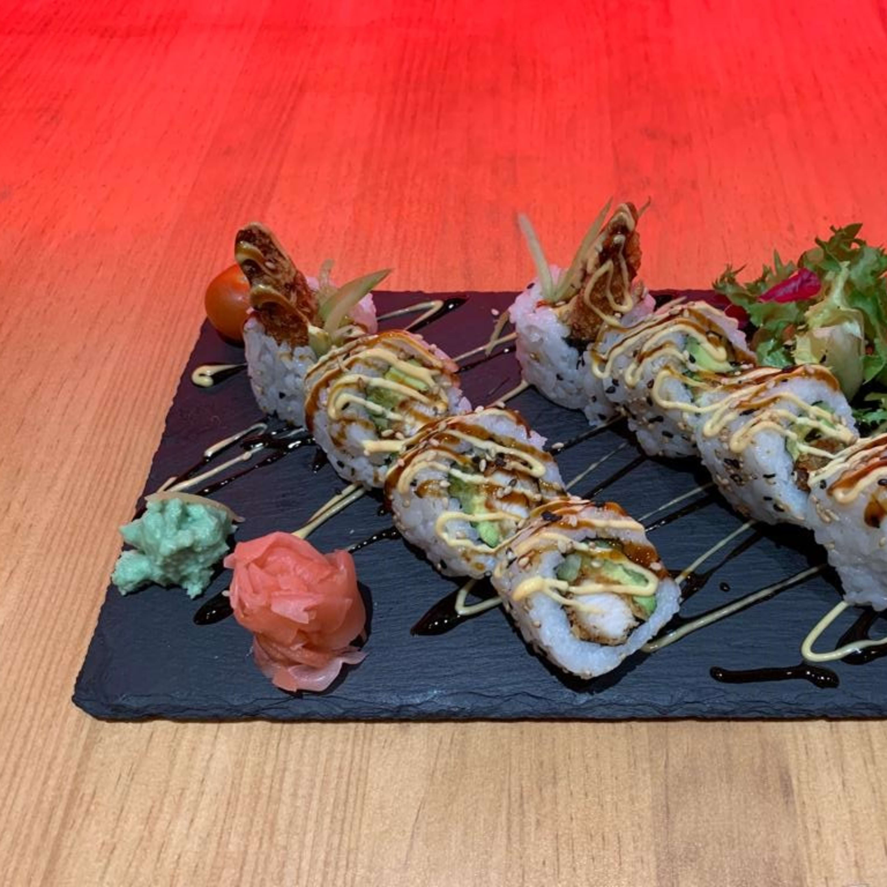 ROLLS  " CRISPY CHICKEN " CALIFORNIA 8 PCS