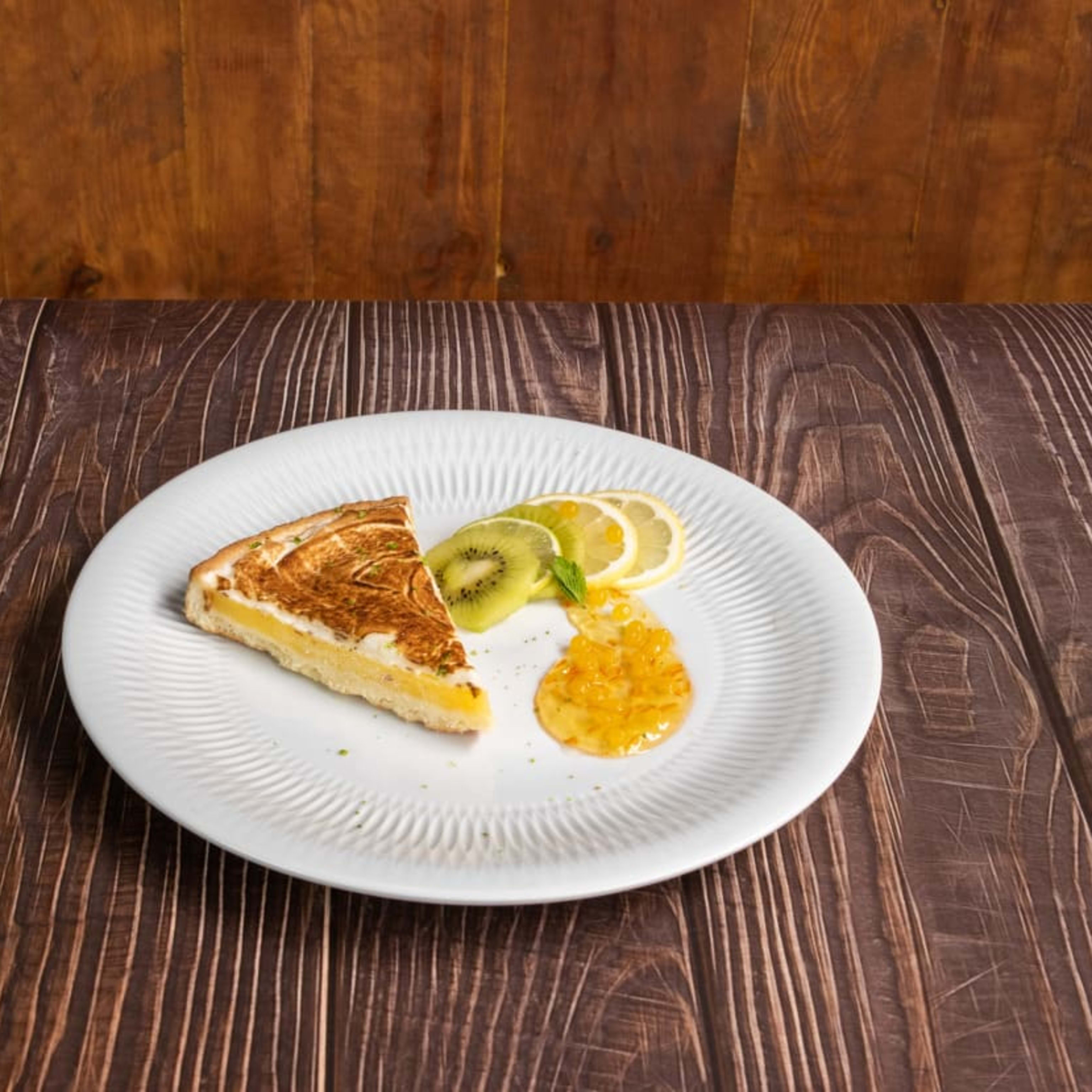Zitronen-Baiser-Torte
