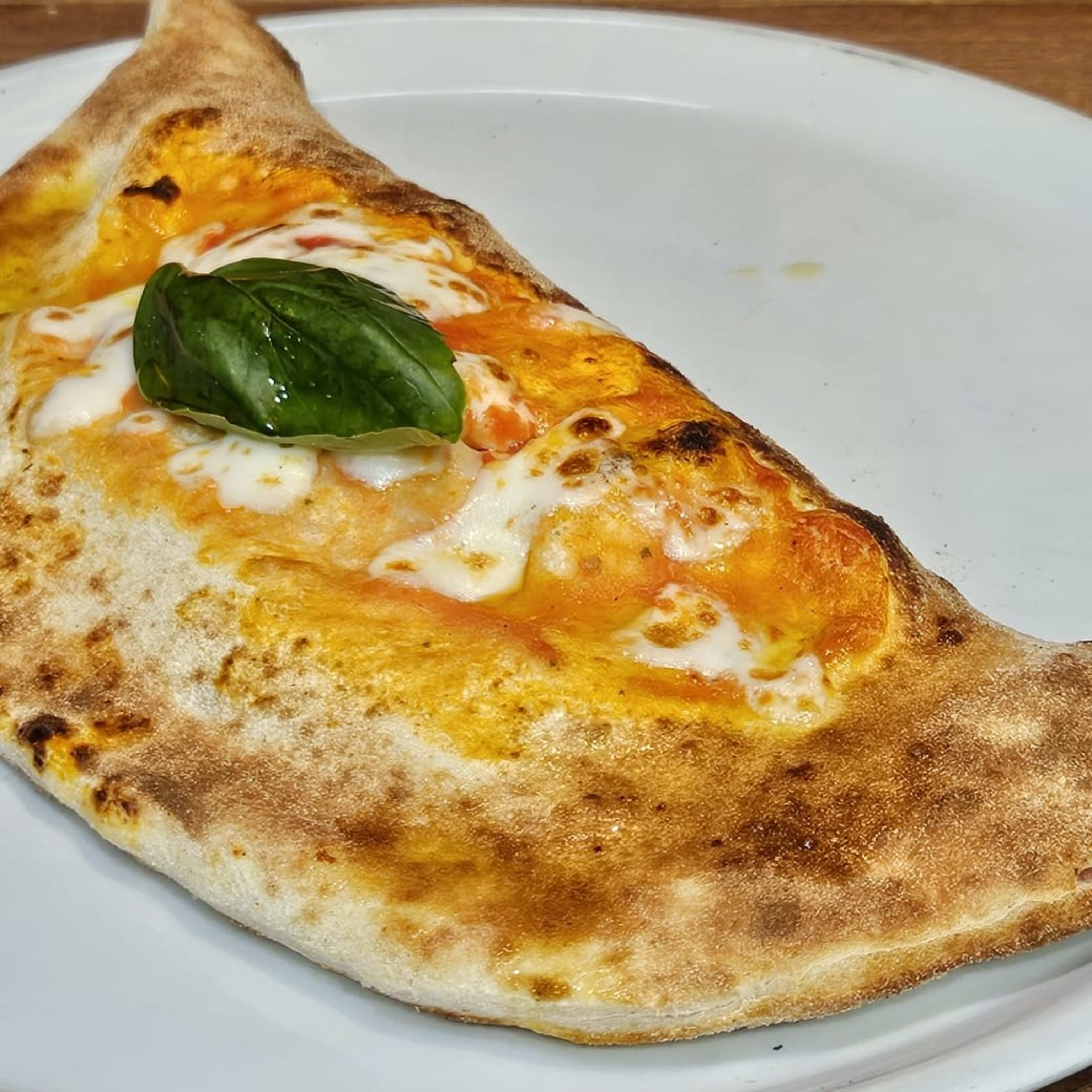 PZD- Pizza Calzone