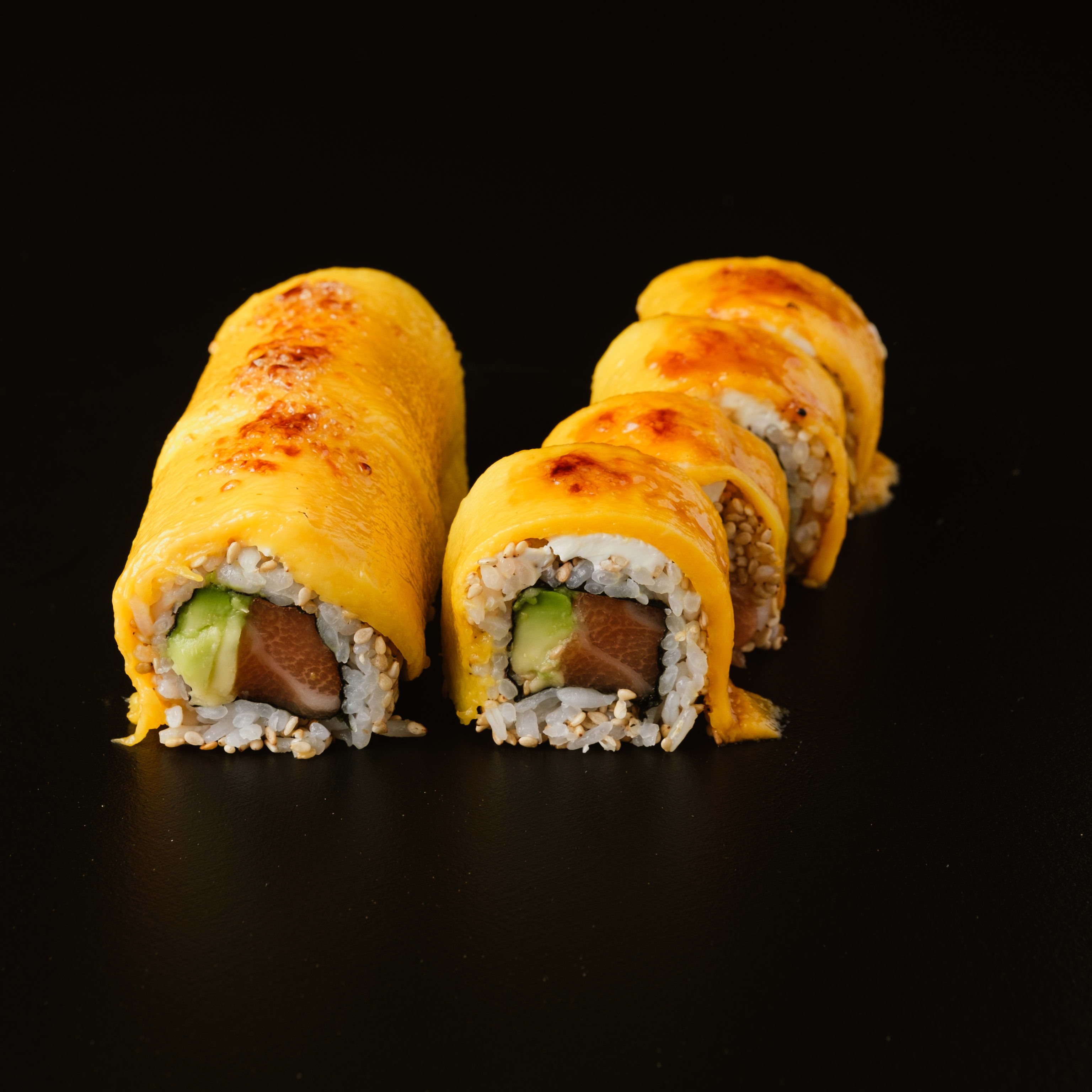 Uramaki mango y salmón - 8 piezas