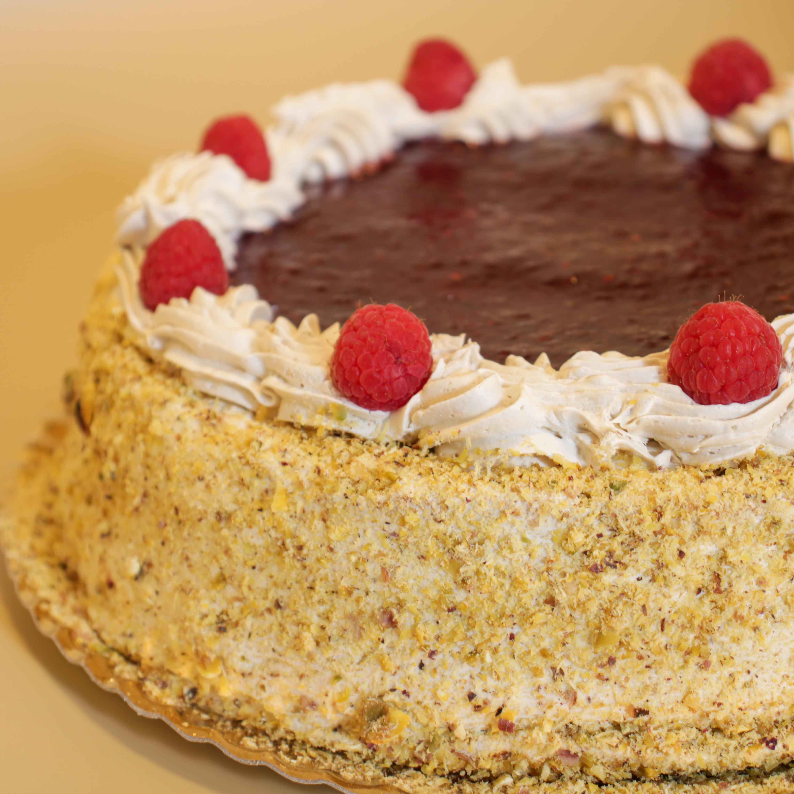 TARTA DE PISTACHO Y FRAMBUESA SIN GLUTEN/LACTEOS