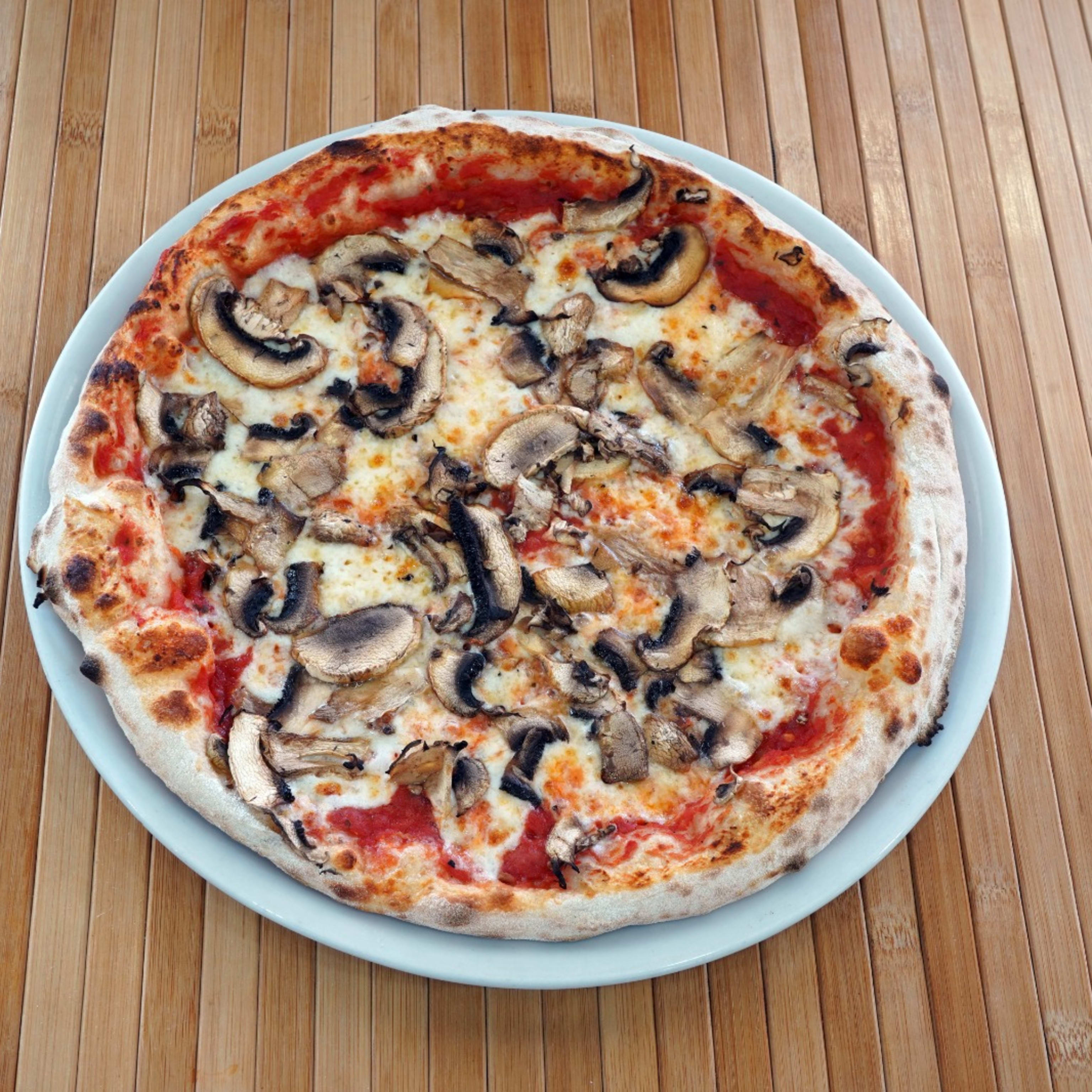 Pizza média de cogumelos