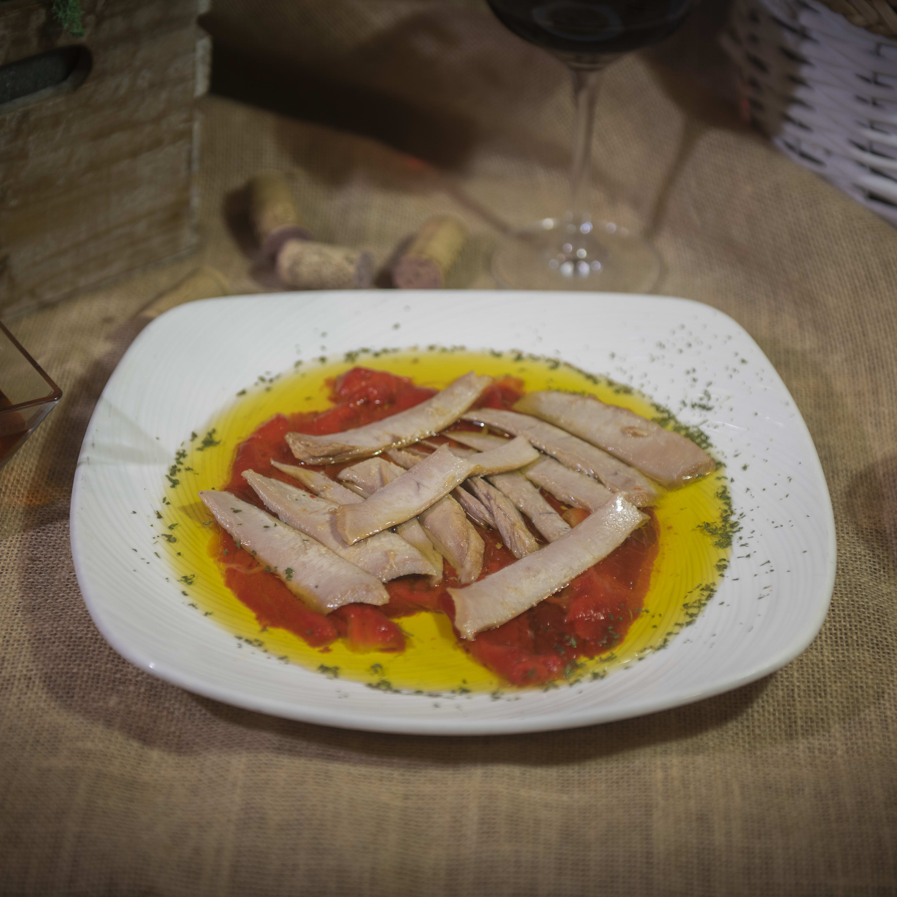 6. Ventresca con pimientos caseros