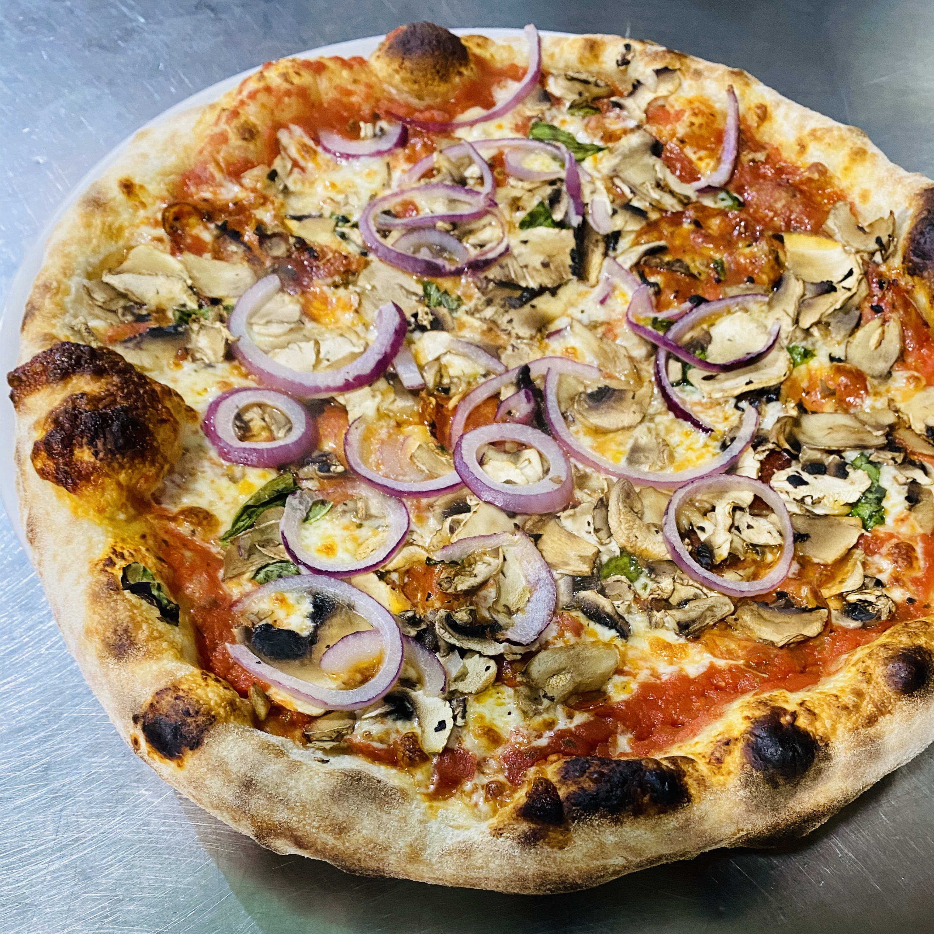 Pizza vegetariana média