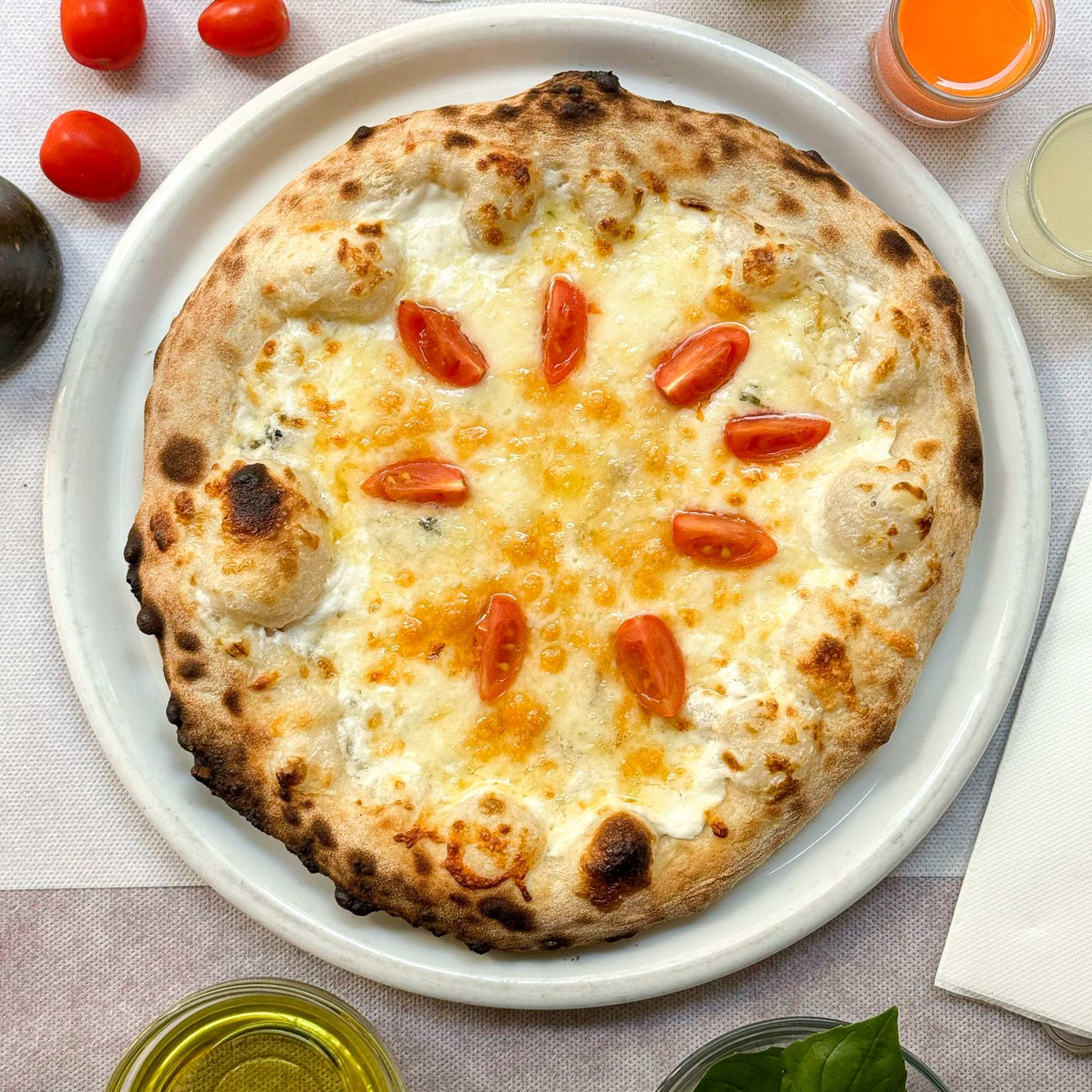 Quattro Formaggi Bianca