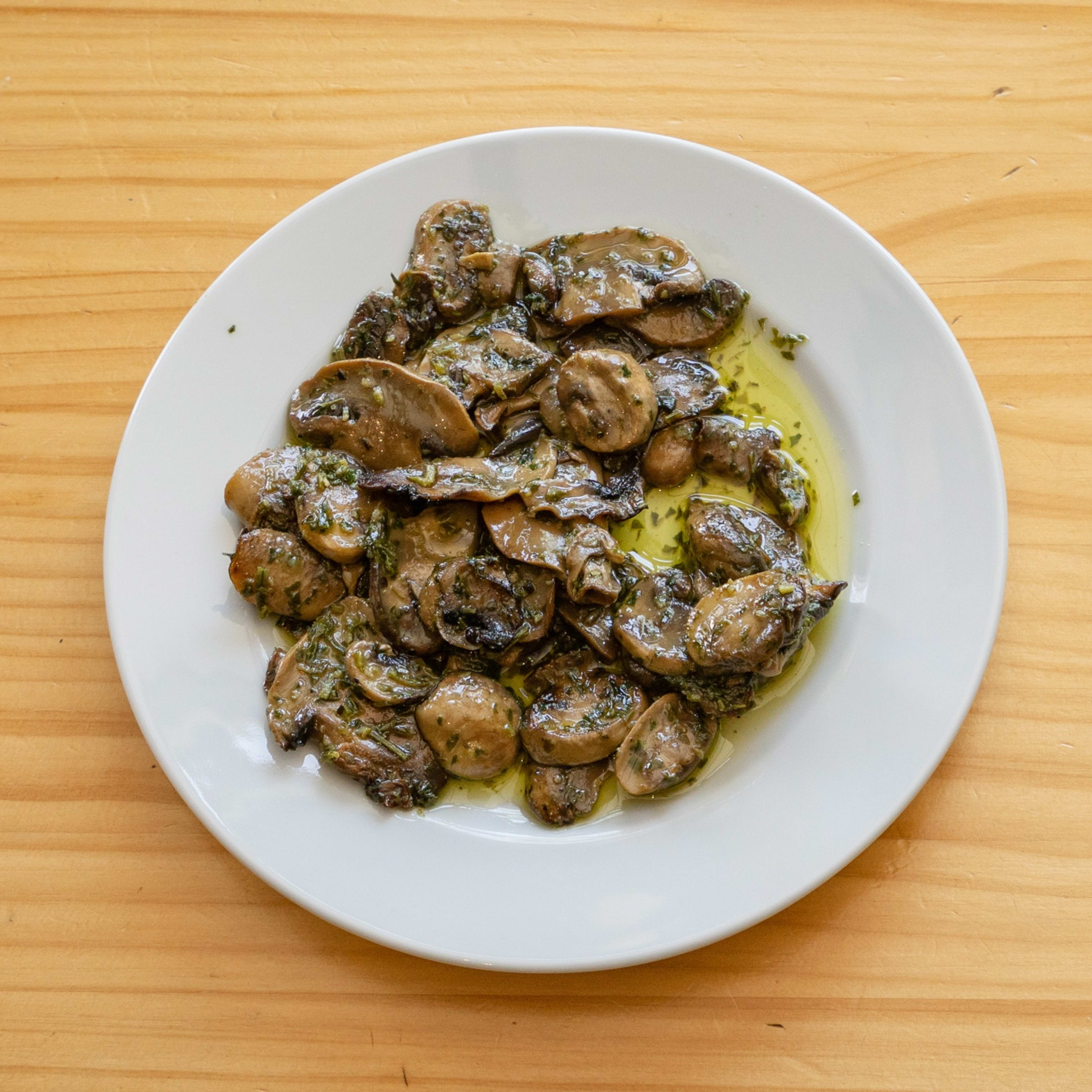 Champiñón al ajillo