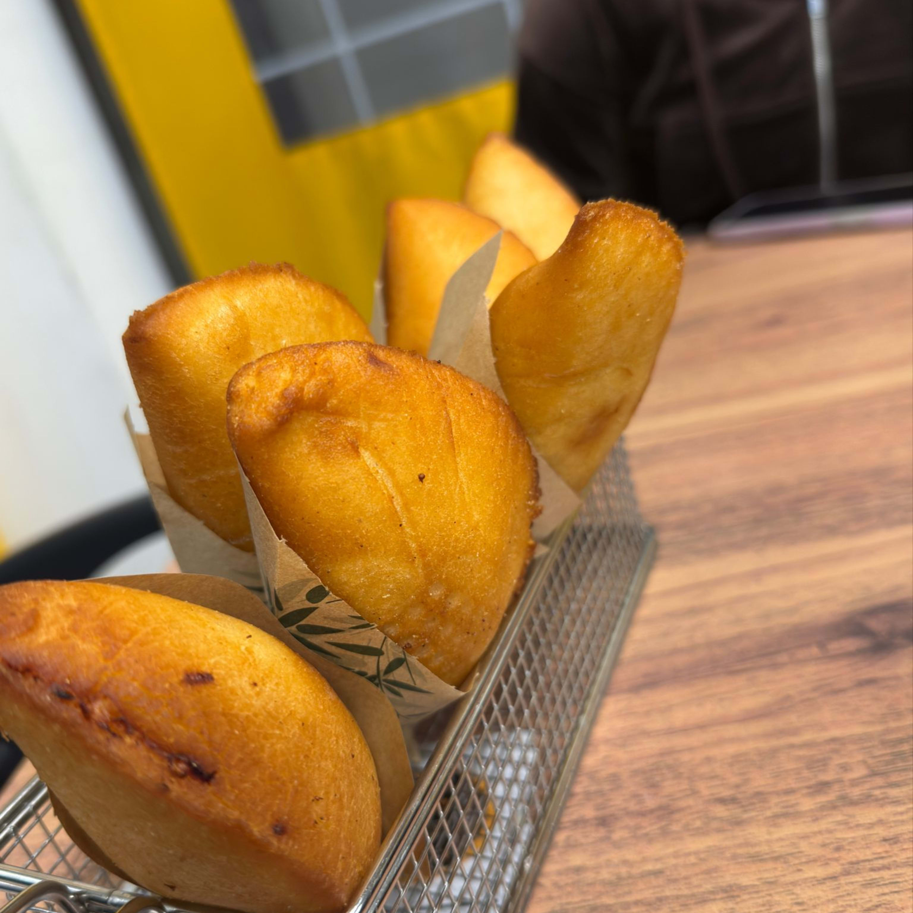 Empanada de Jamón y Queso Amarillo