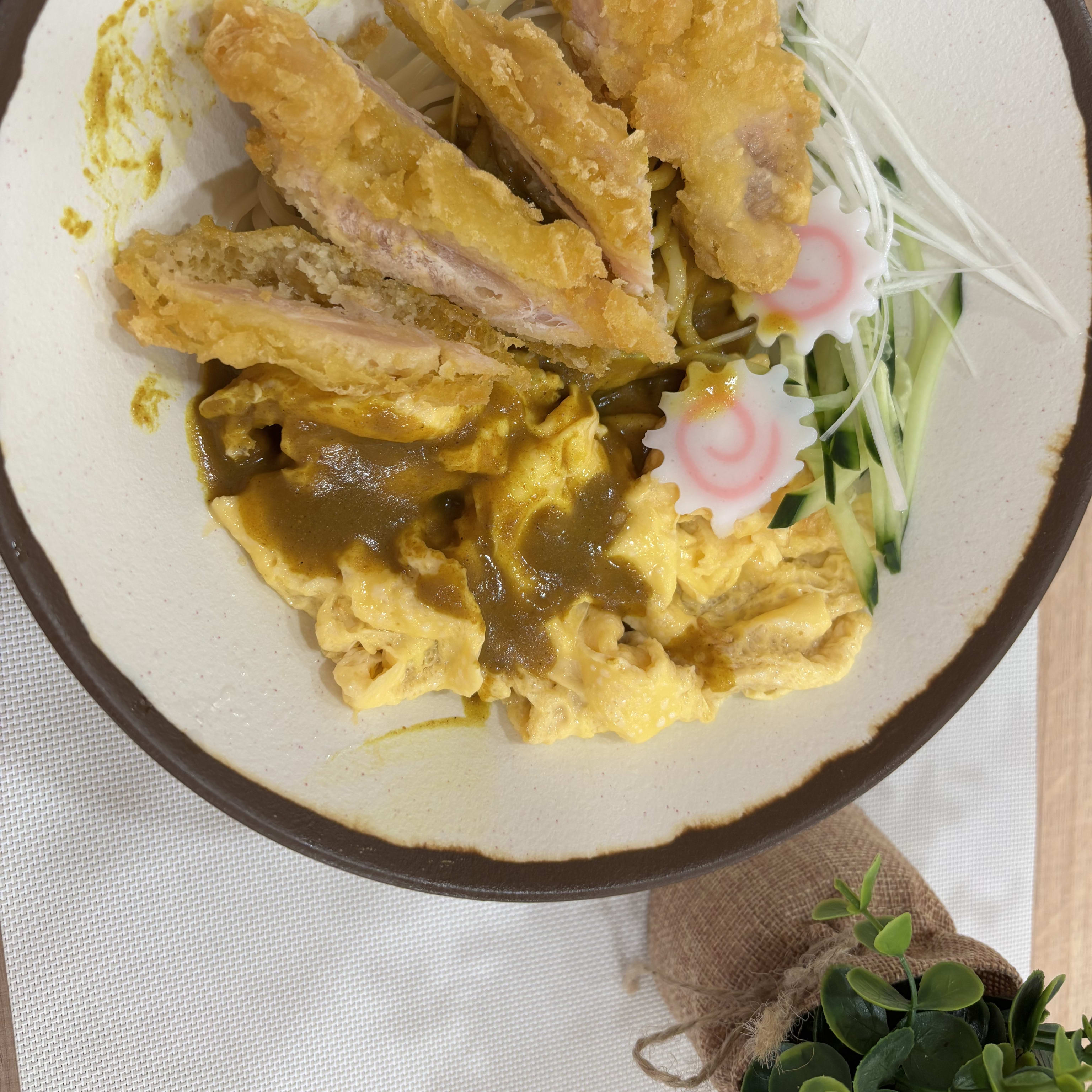 Katsu curry Ramen sin caldo 