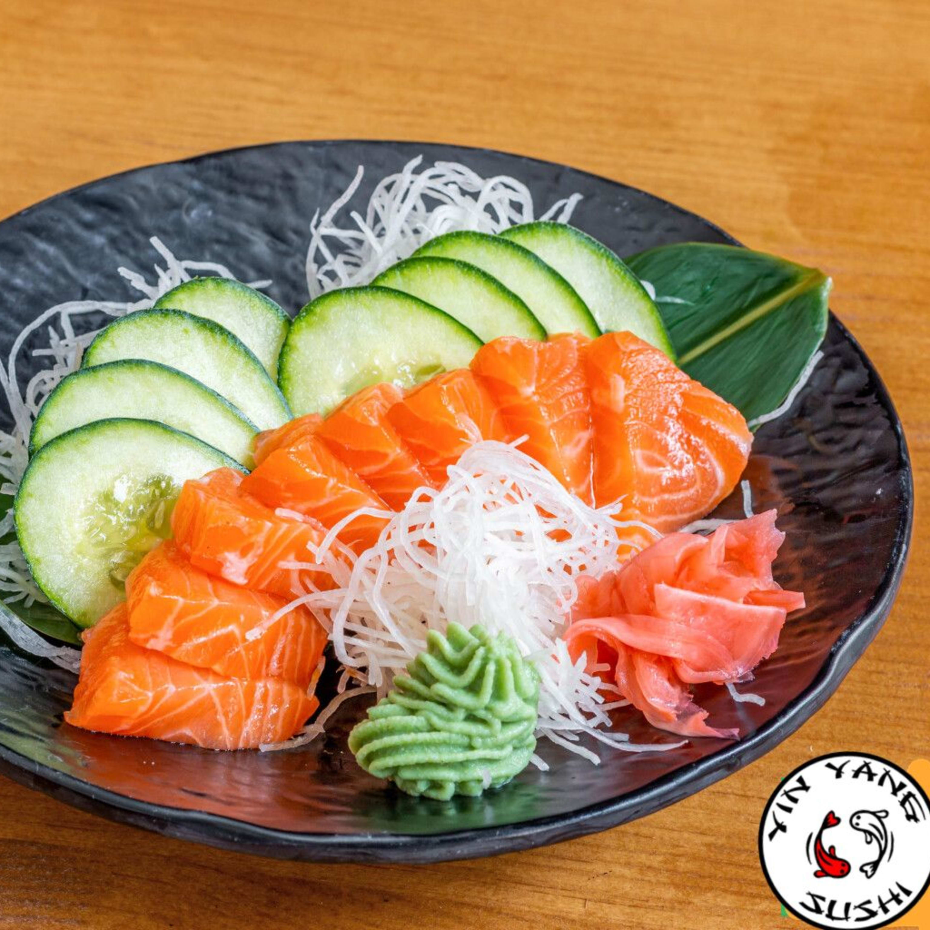 SASHIMI SALMON 8 PCS