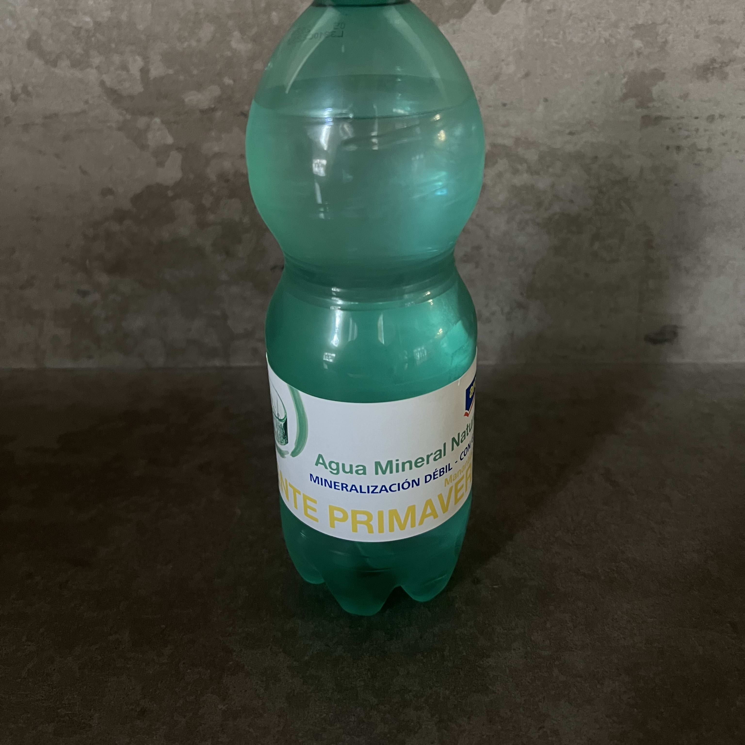 AGUA CON GAS