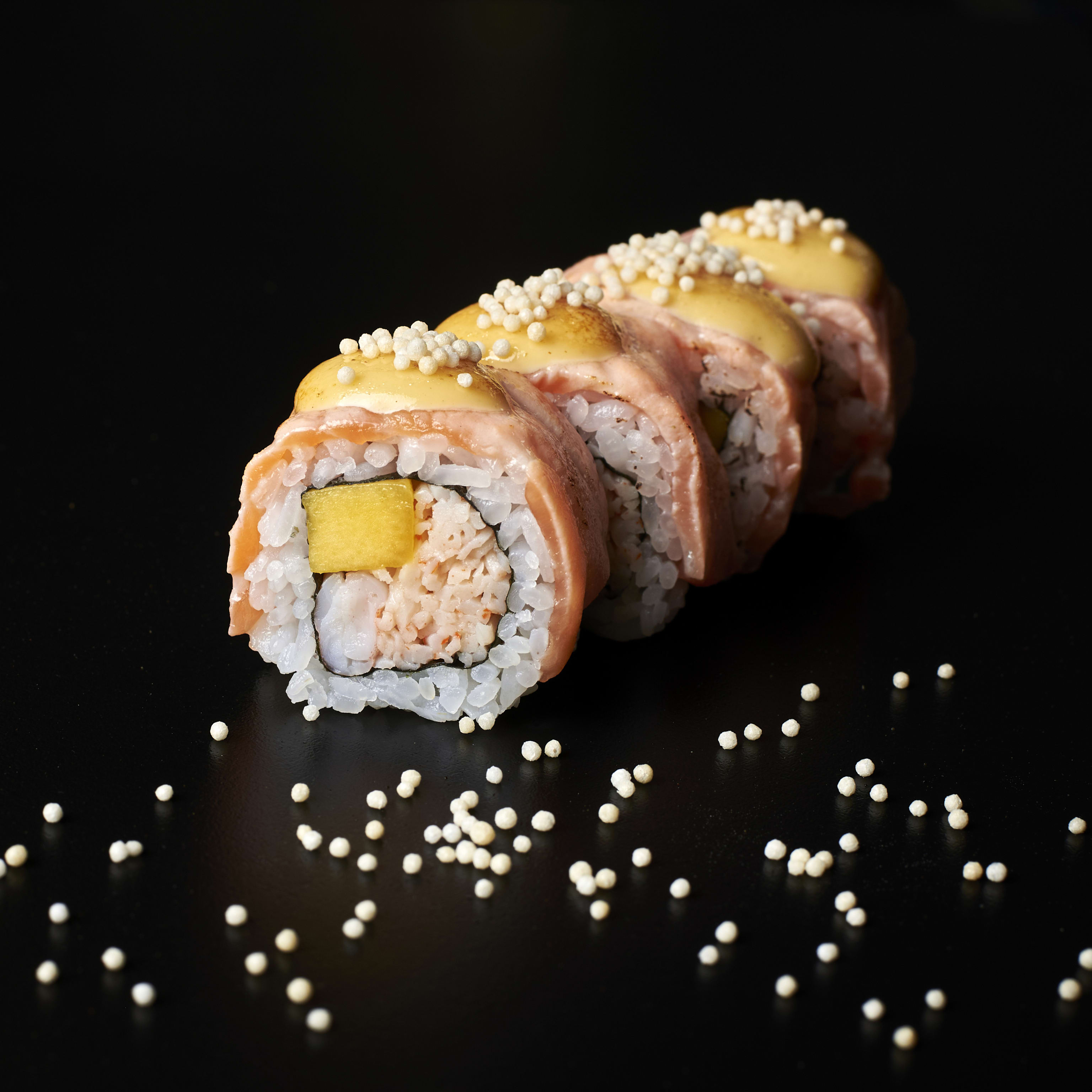 Uramaki salmón, miel y mostaza - 4 piezas