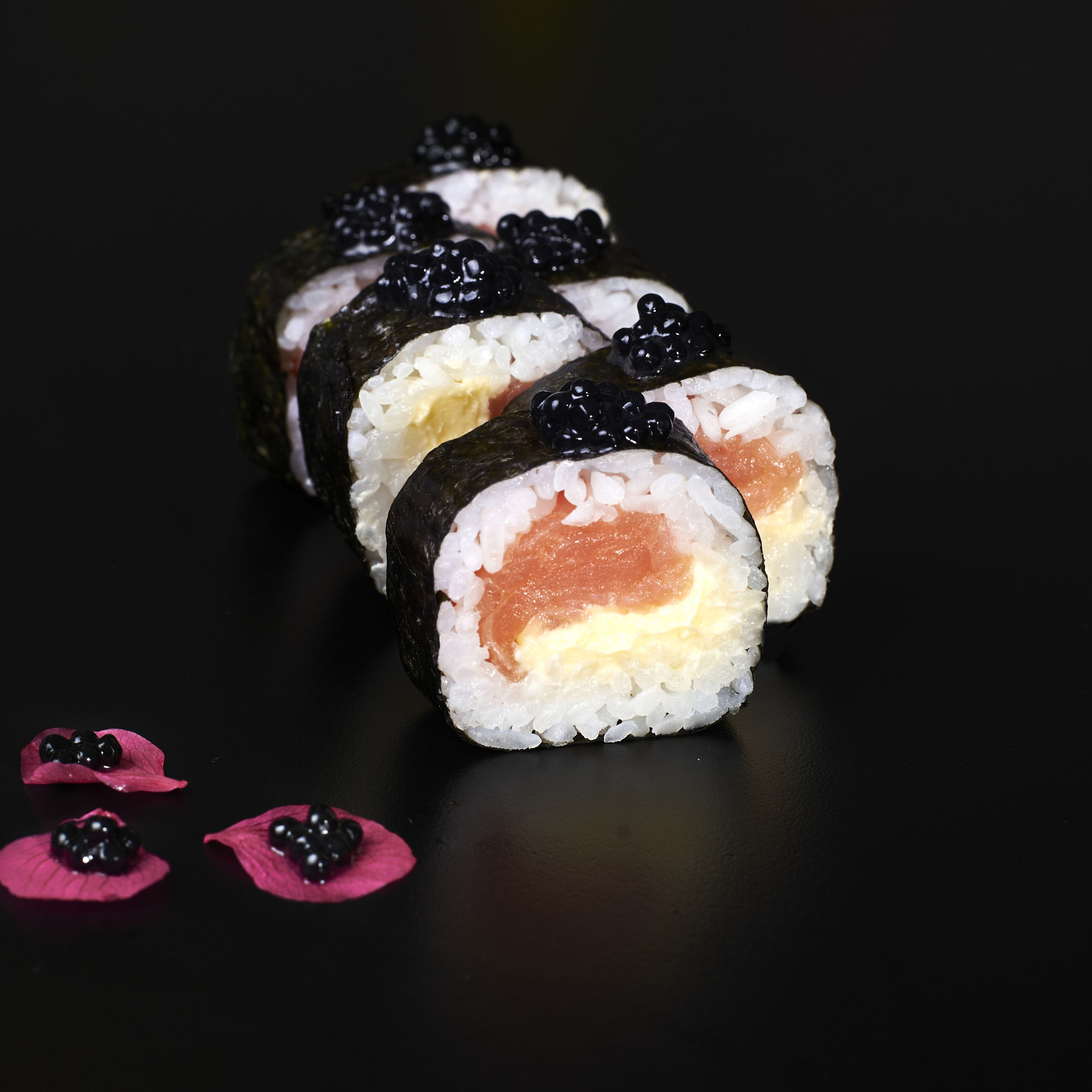 Futomaki de Salmón Ahumado - 6 Piezas