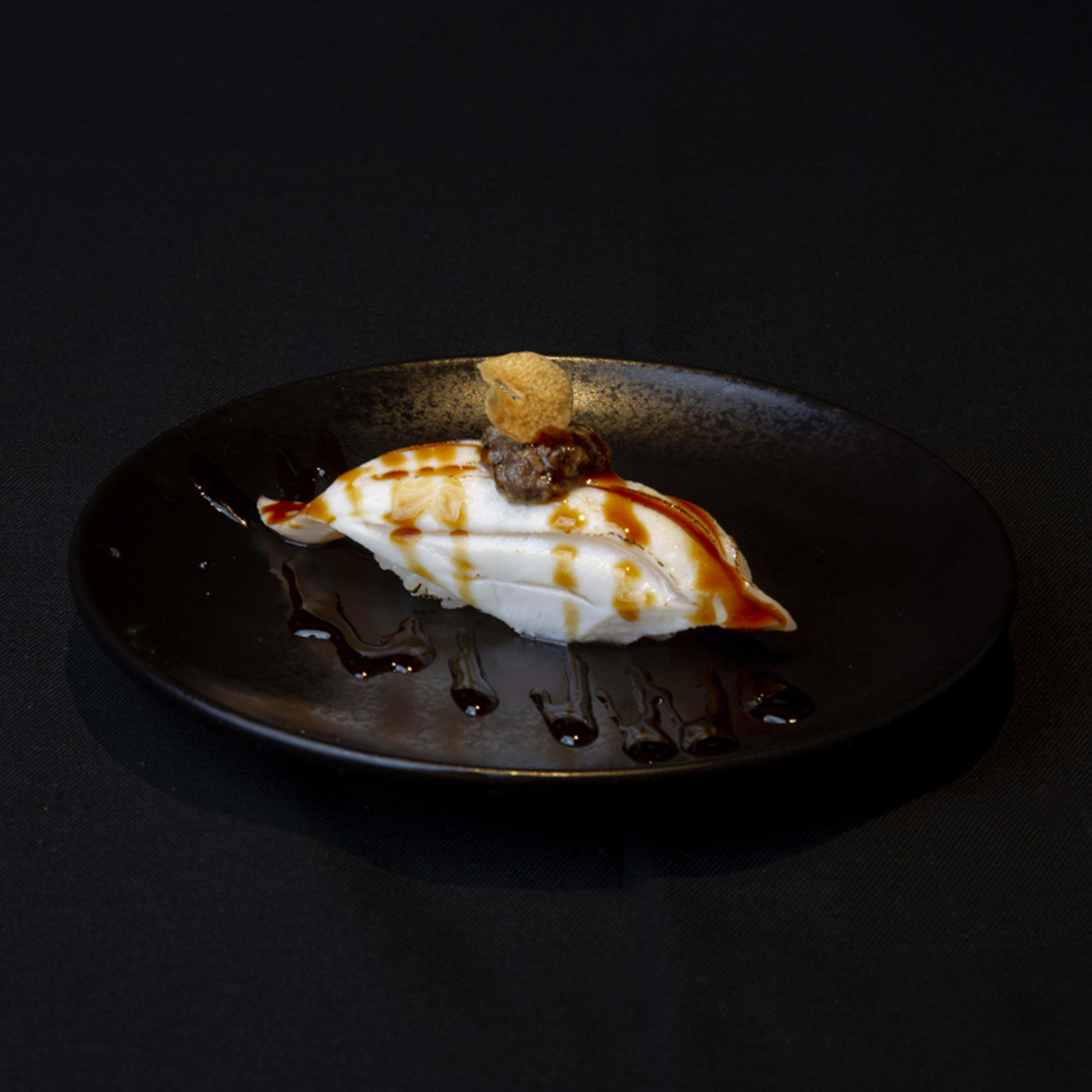 Nigiri Pez mantequilla trufado