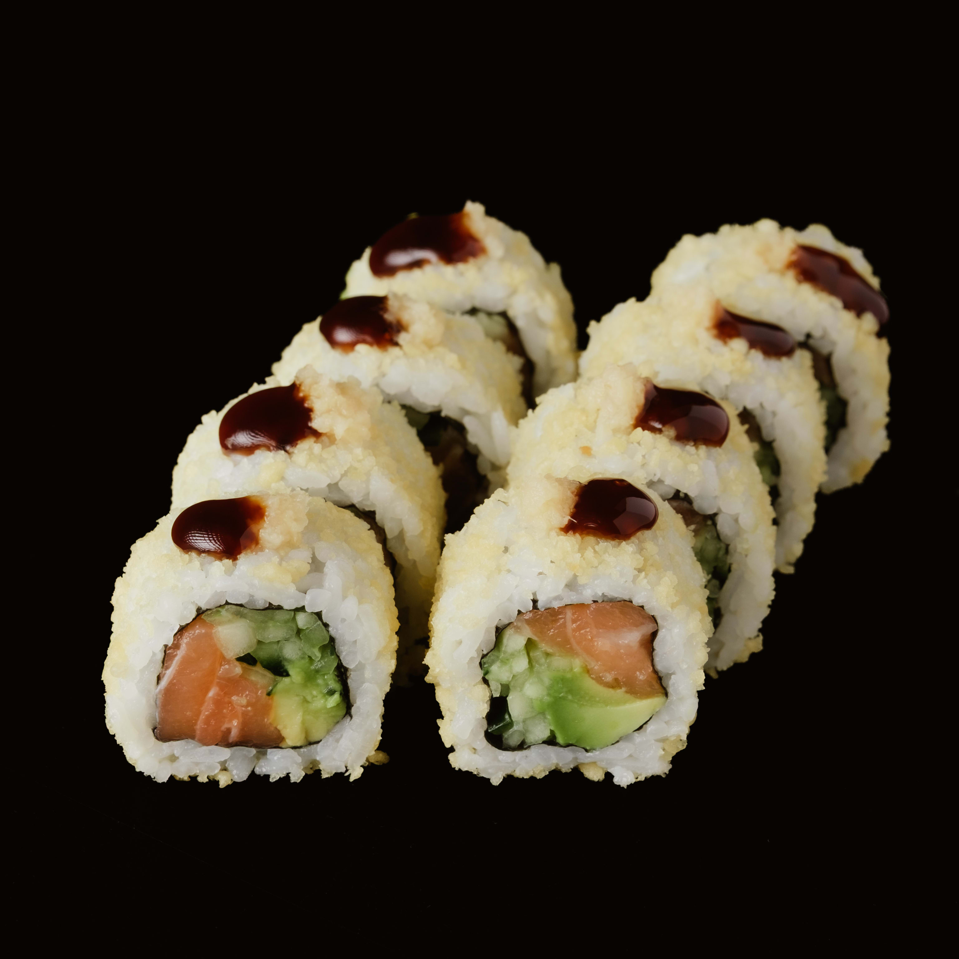 Uramaki salmón, jengibre y tempura - 8 piezas