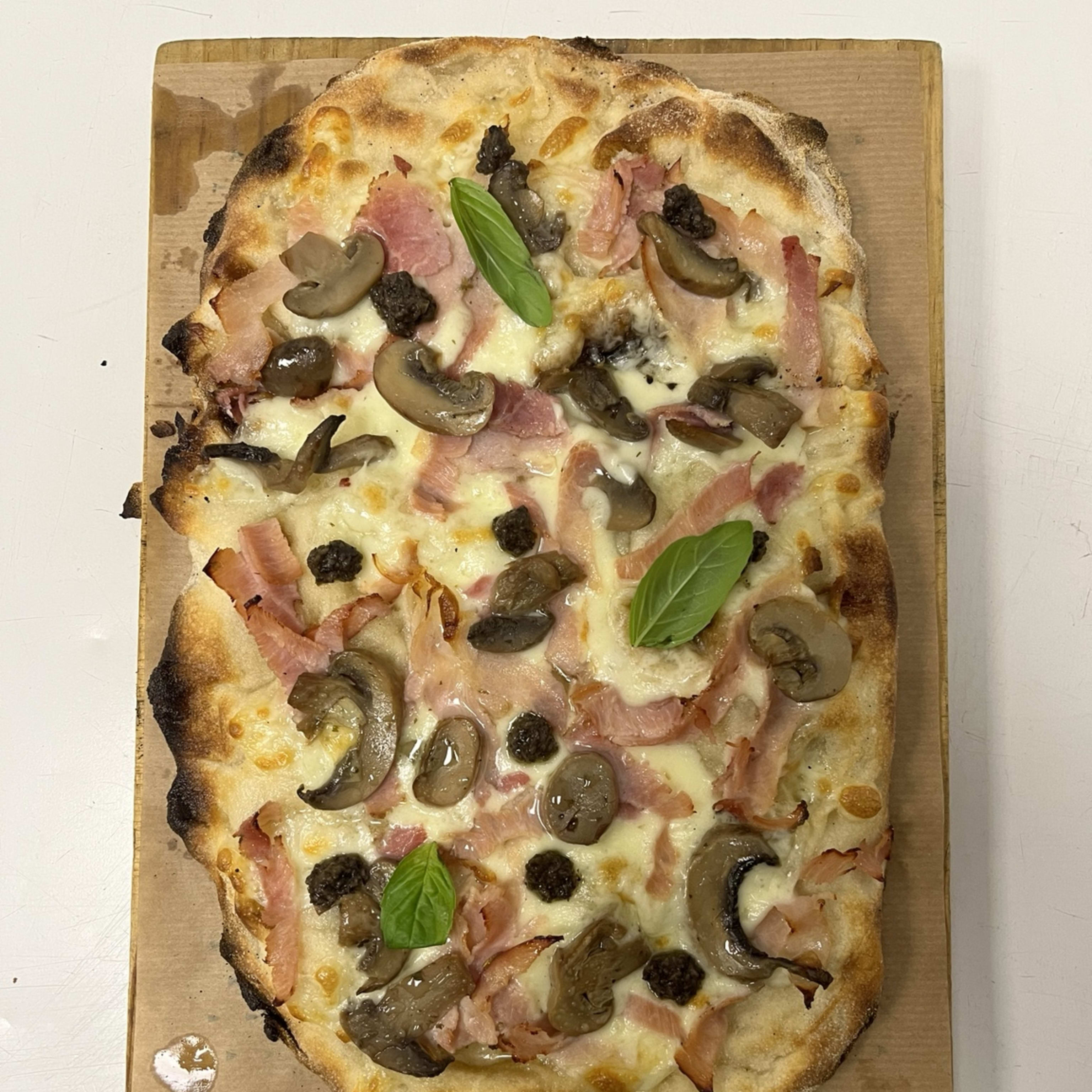 prosciutto e funghi