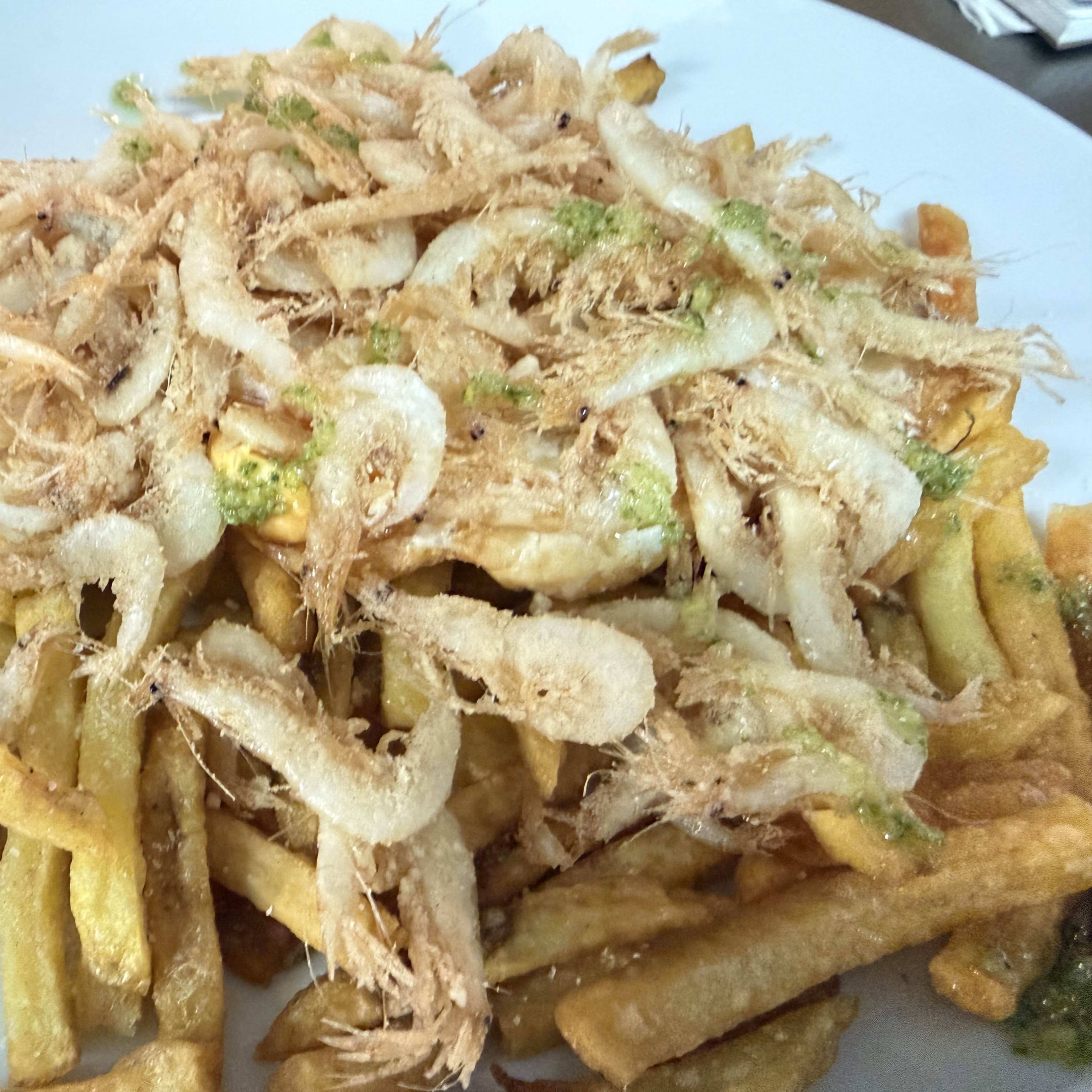 GAMBA DE CRISTAL CON PATATAS Y HUEVOS
