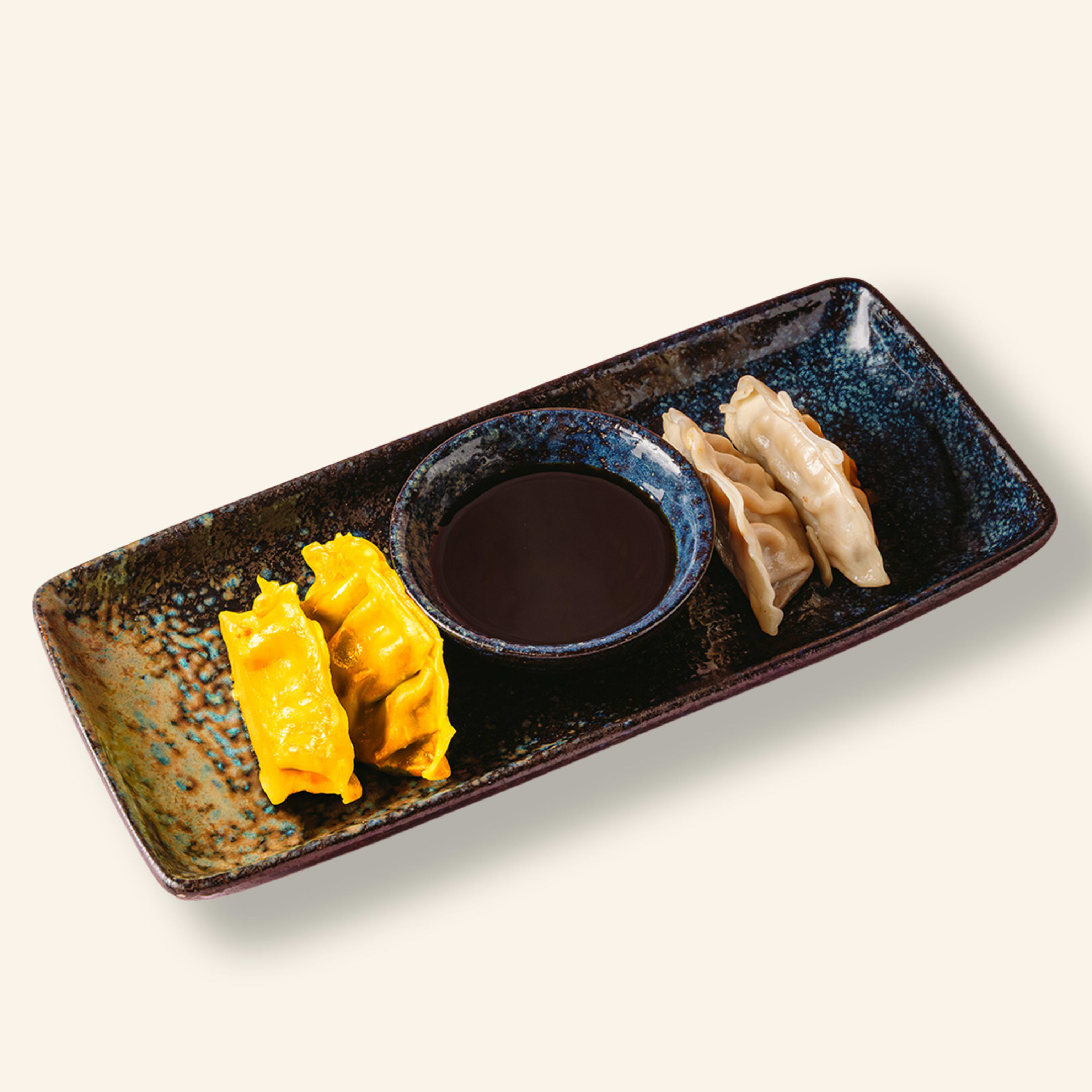 Combo Gyozas Carne y Pollo al Curry (4uds).