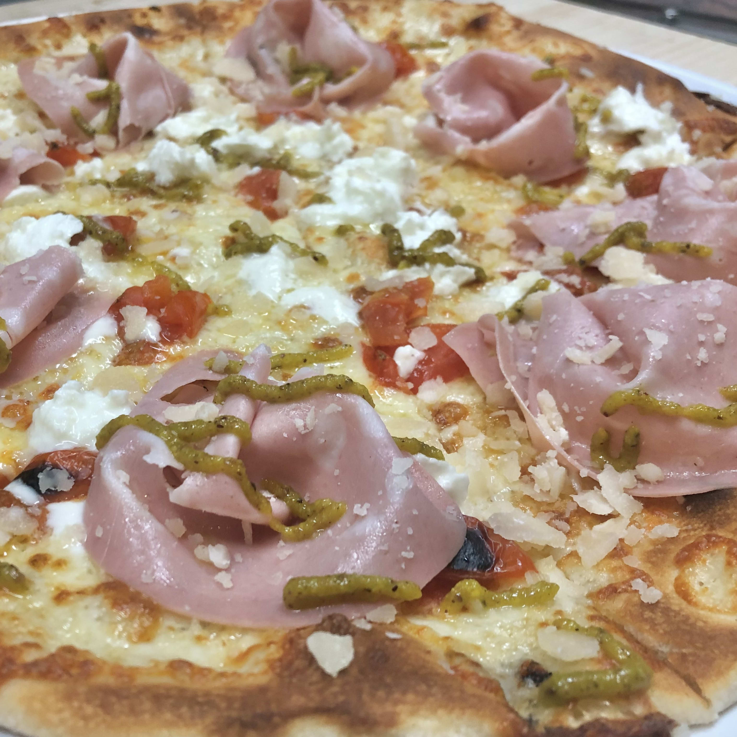 PIZZA EMILIANA