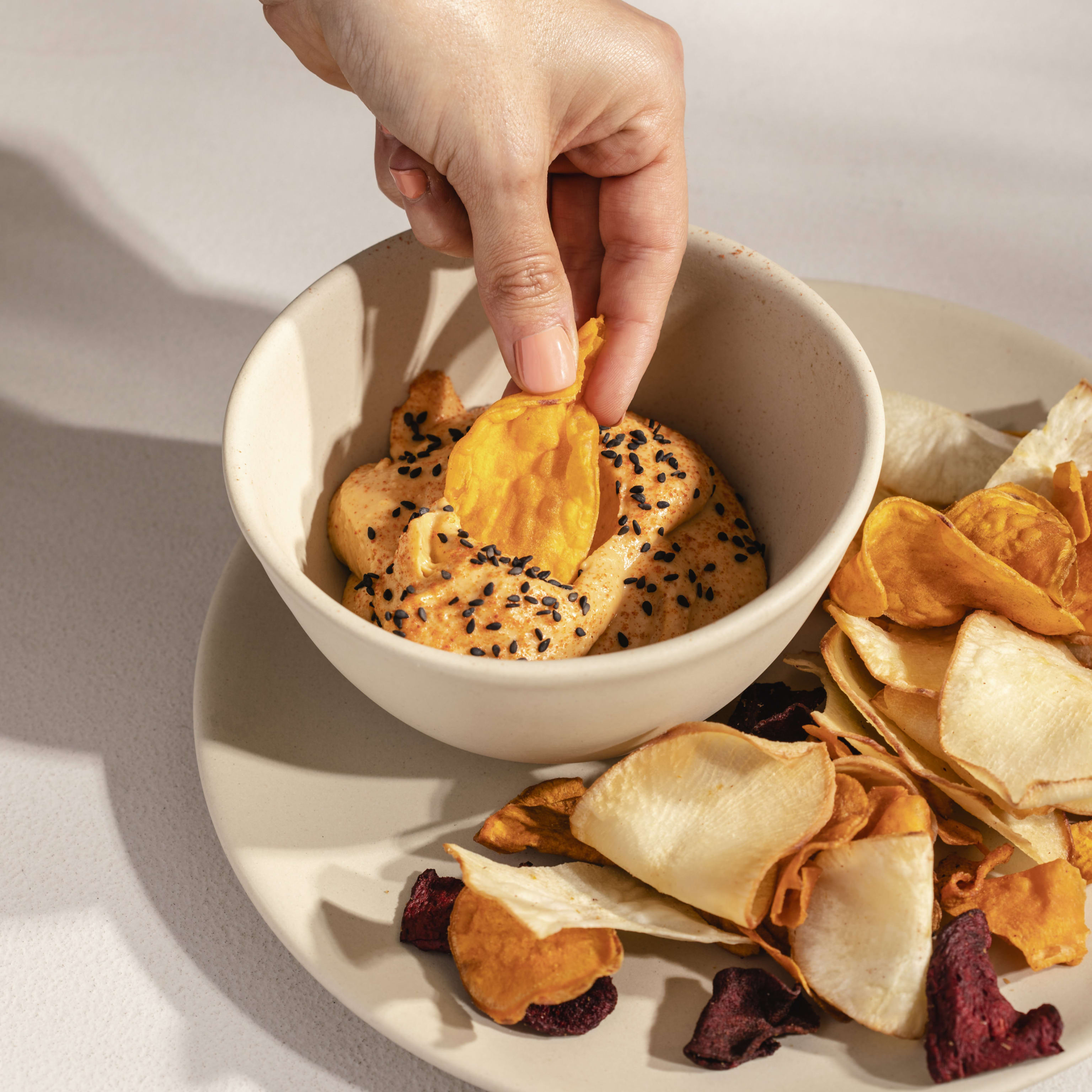 Hummus de Boniato con chips de verduras