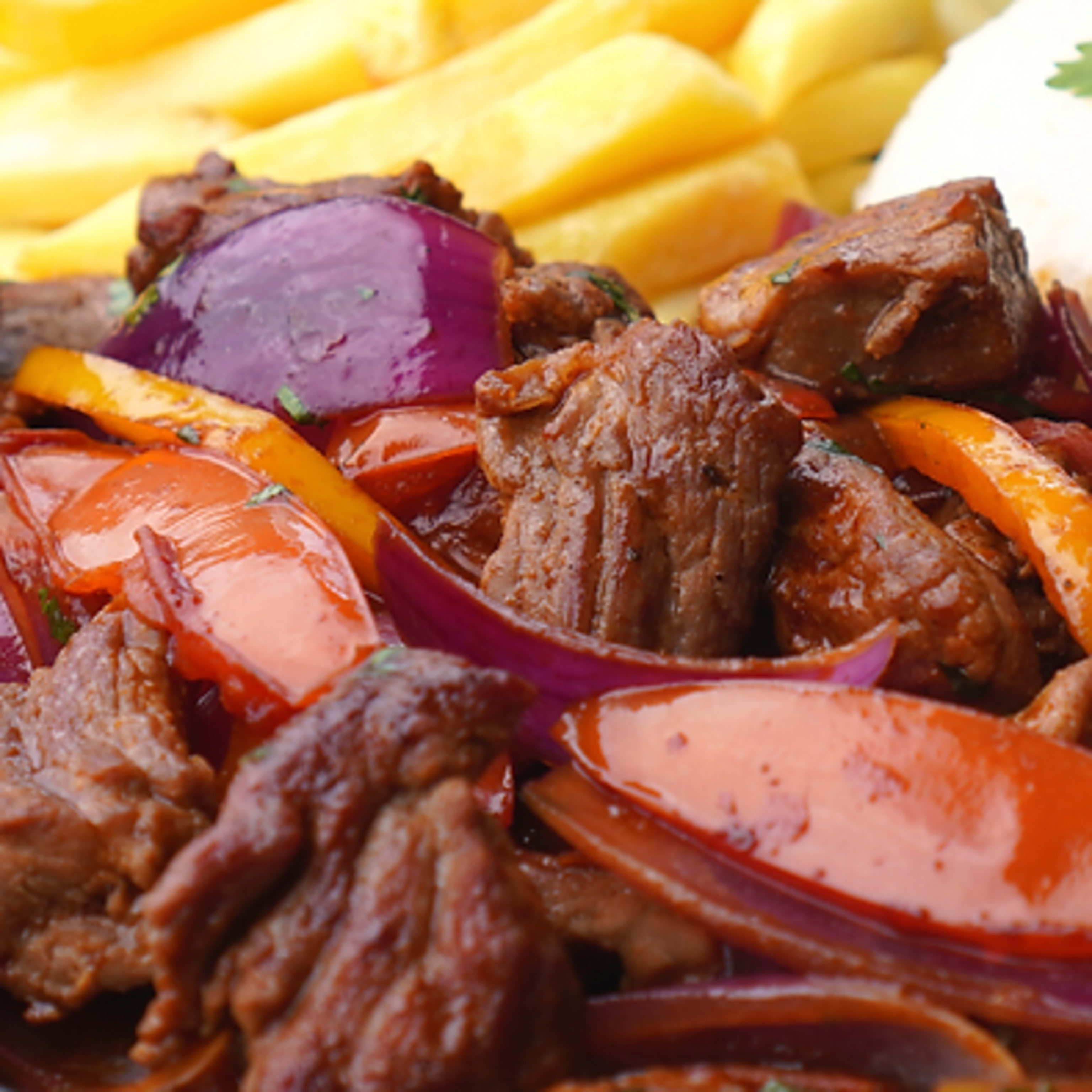 Lomo saltado