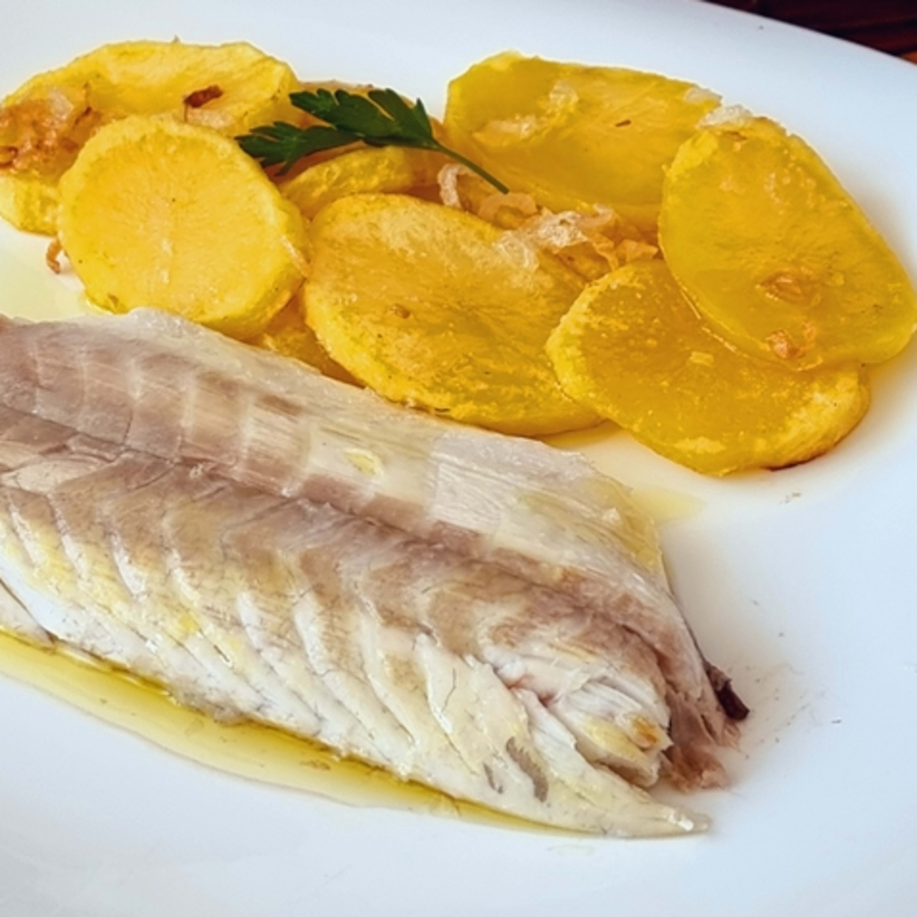 LUBINA A LA SAL(MAS DE UN KG)