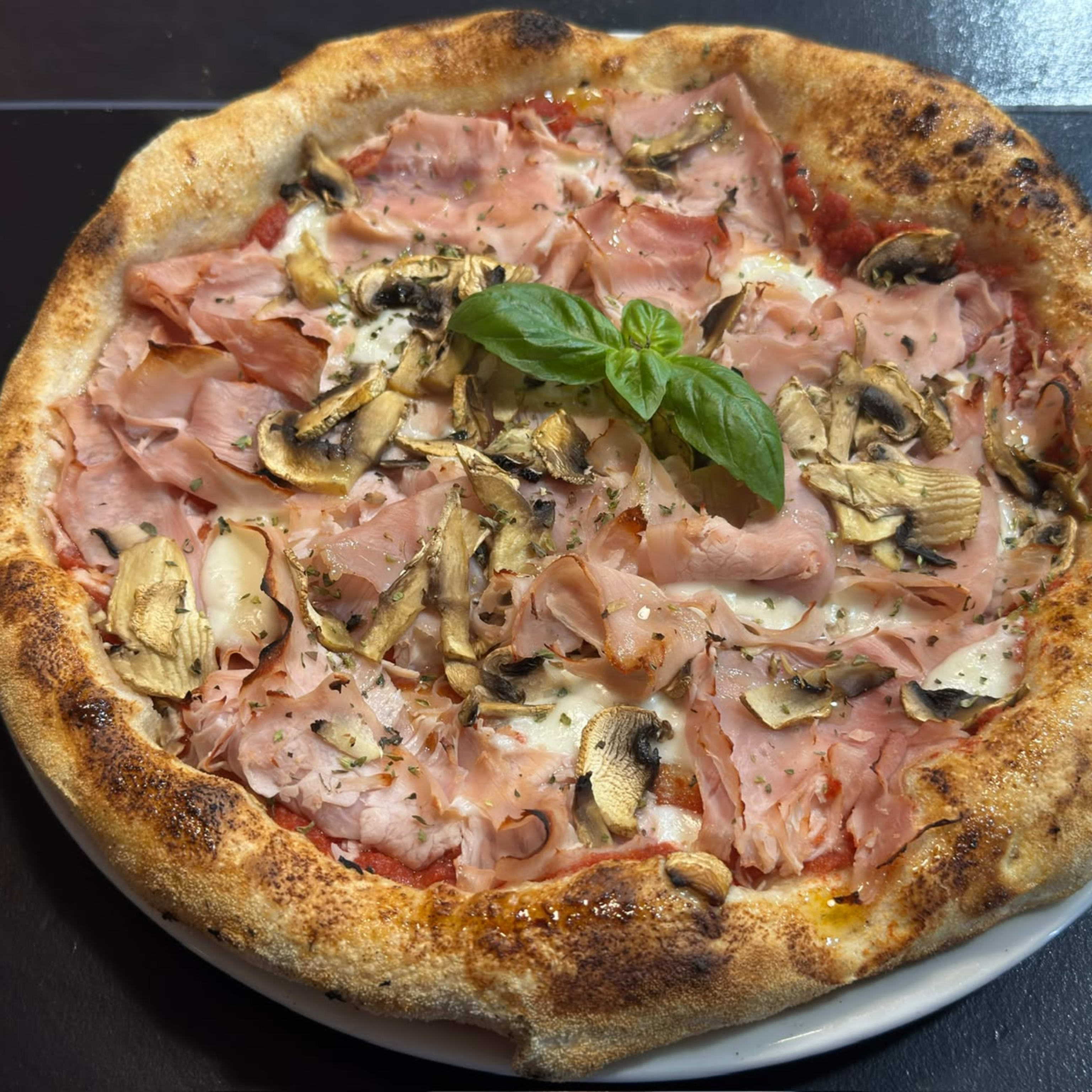 PROSCIUTTO E FUNGHI