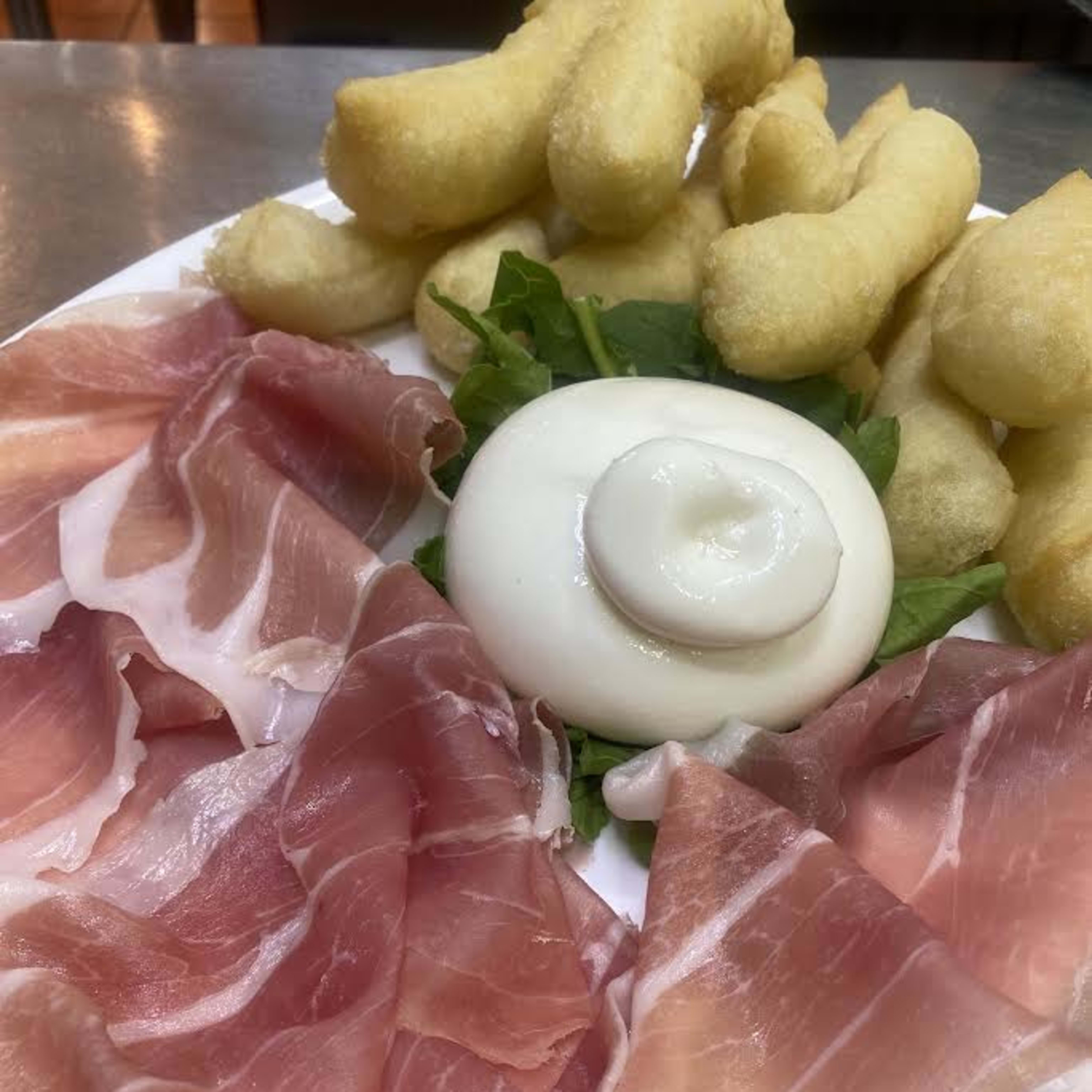 COCCOLE JAMON Y BUFALA O BURRATA