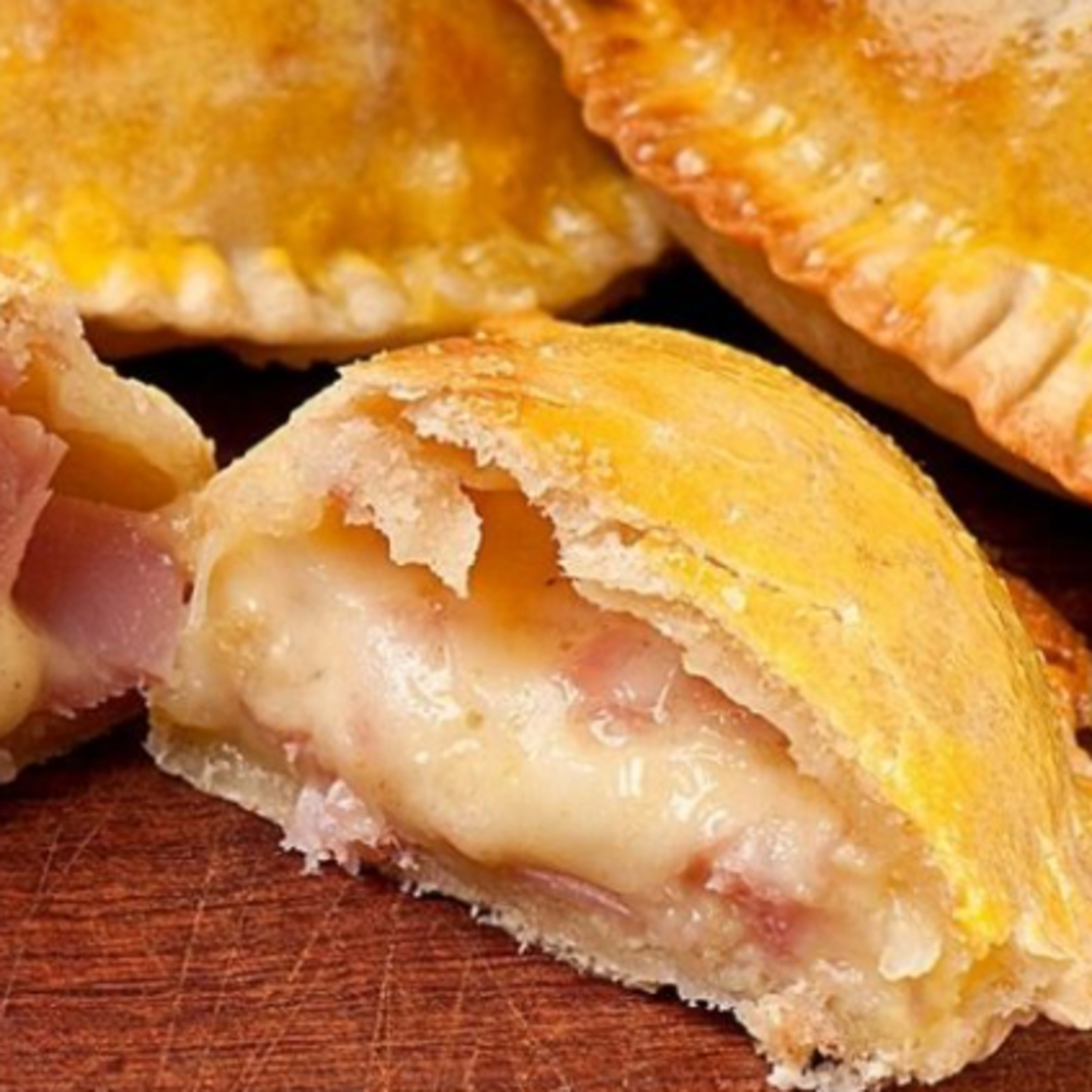 Pastelito De Jamón York y Queso