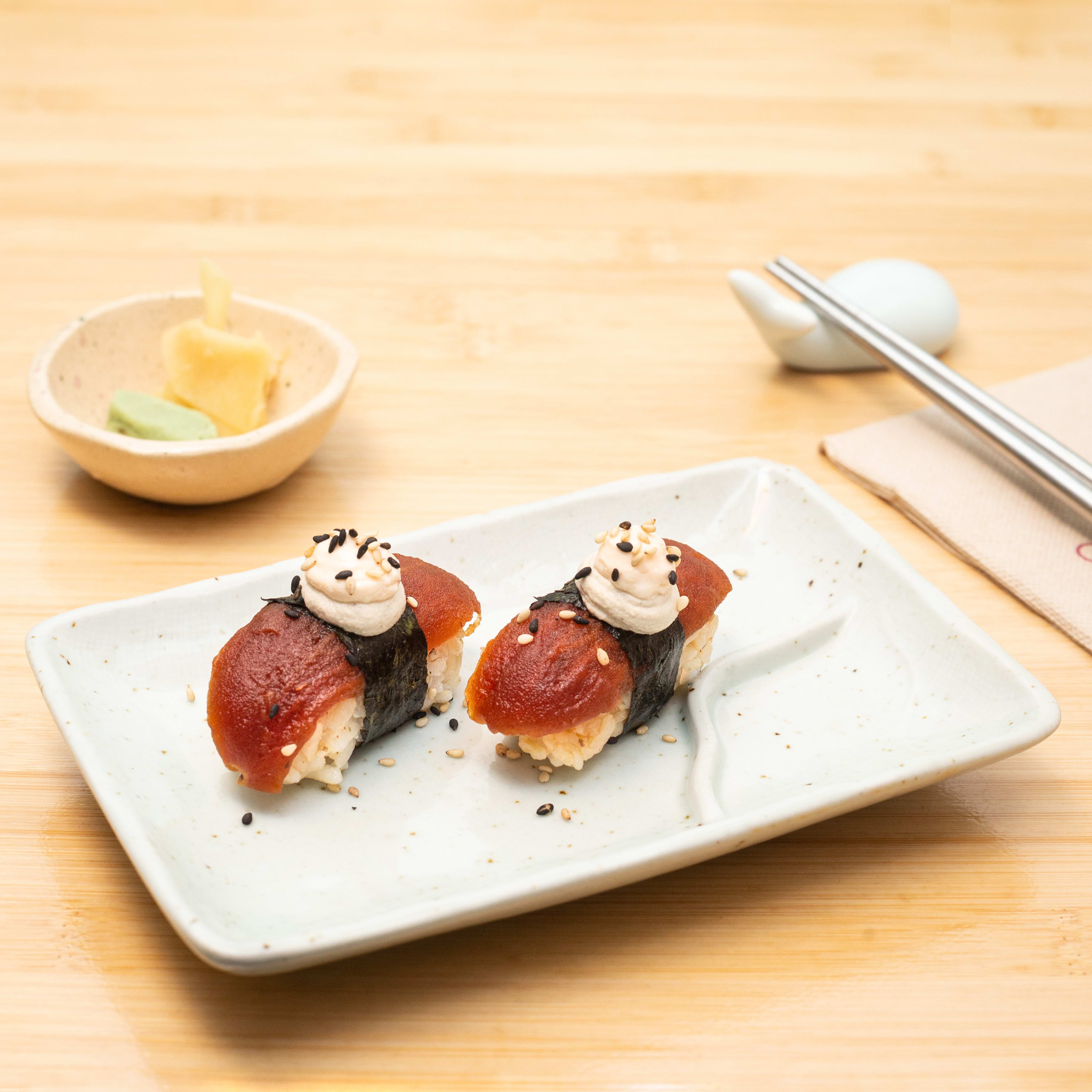 Tomagiri - nigiri de tomate marinado (2 piezas)