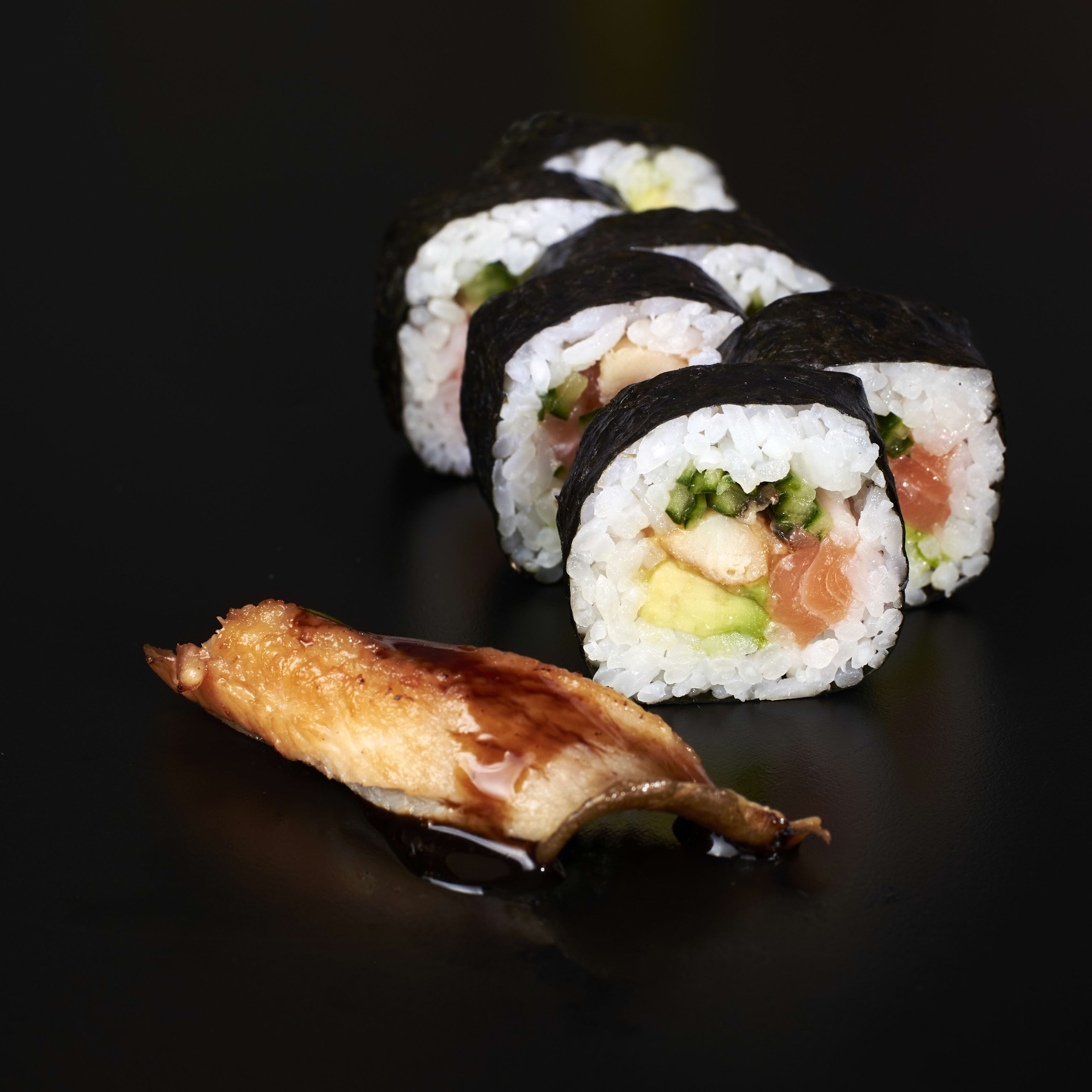 Futomaki de Anguila - 6 piezas