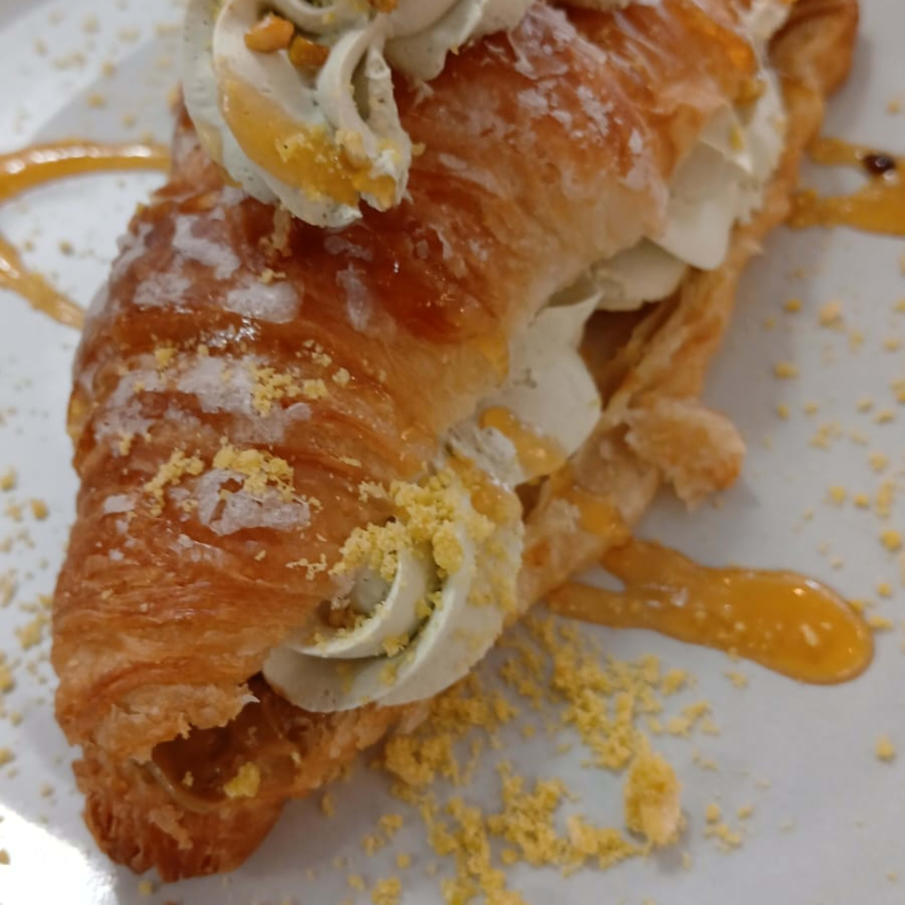 Croissant mousse pistacho