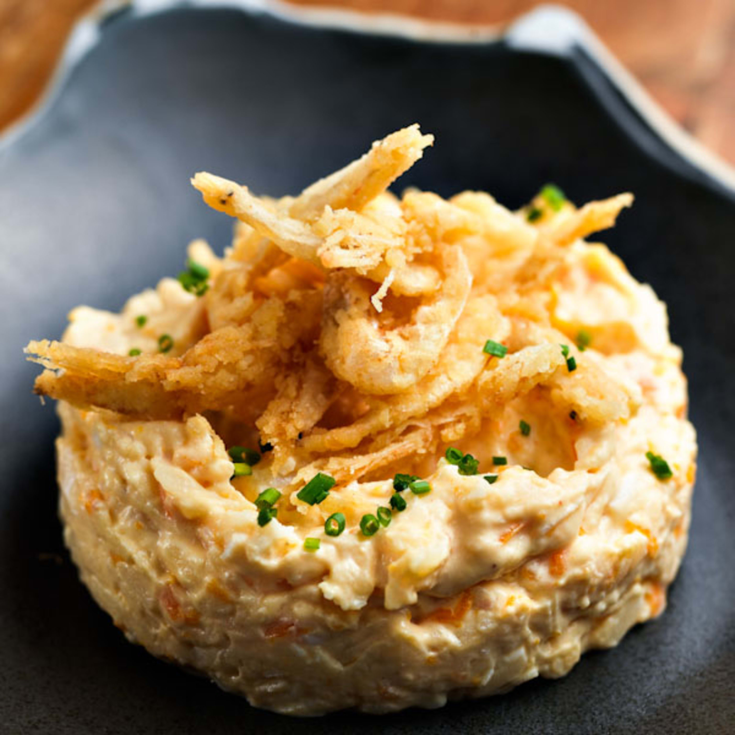 Ensaladilla rusa de gamba con mayo de ajonjoli