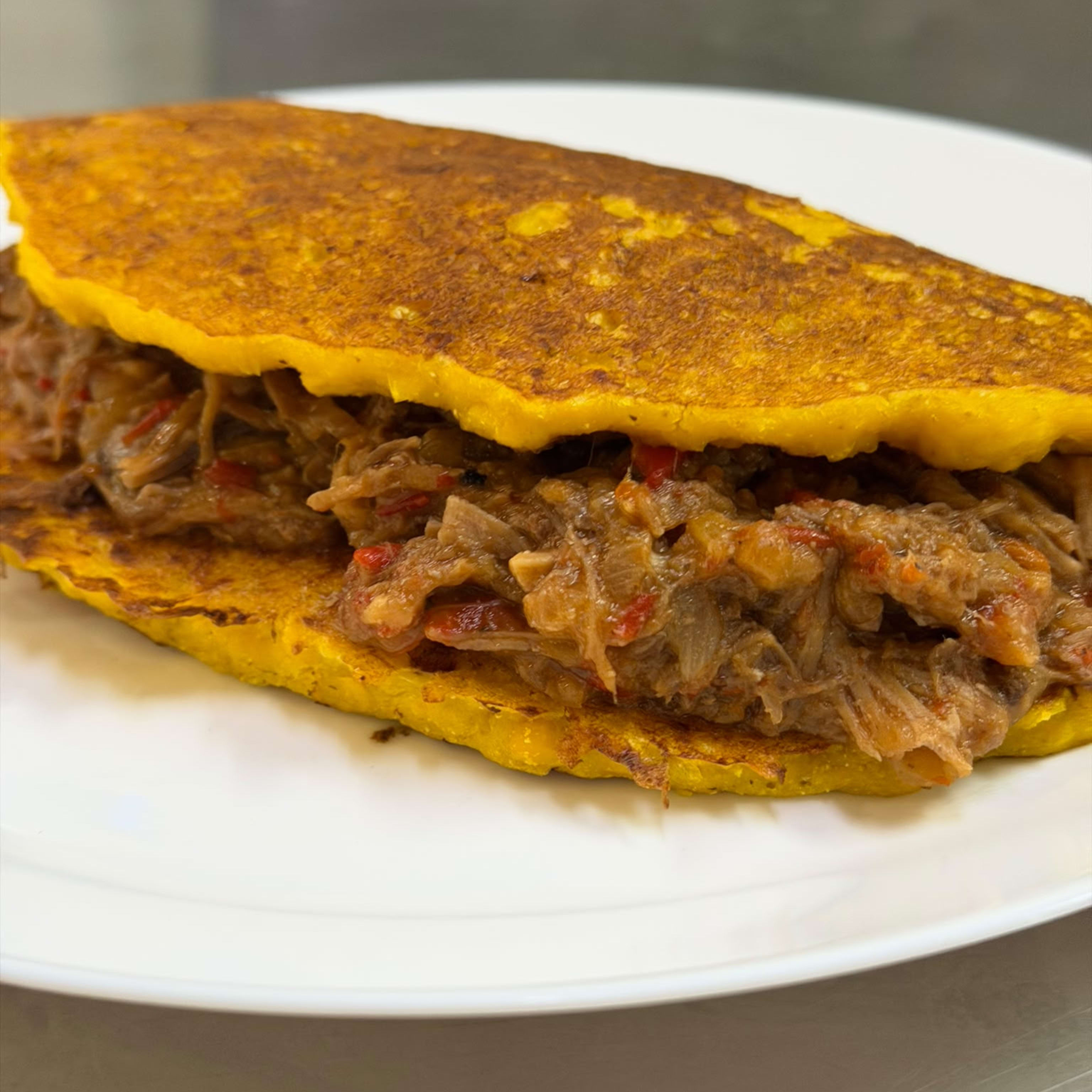 Cachapa con Carne Mechada