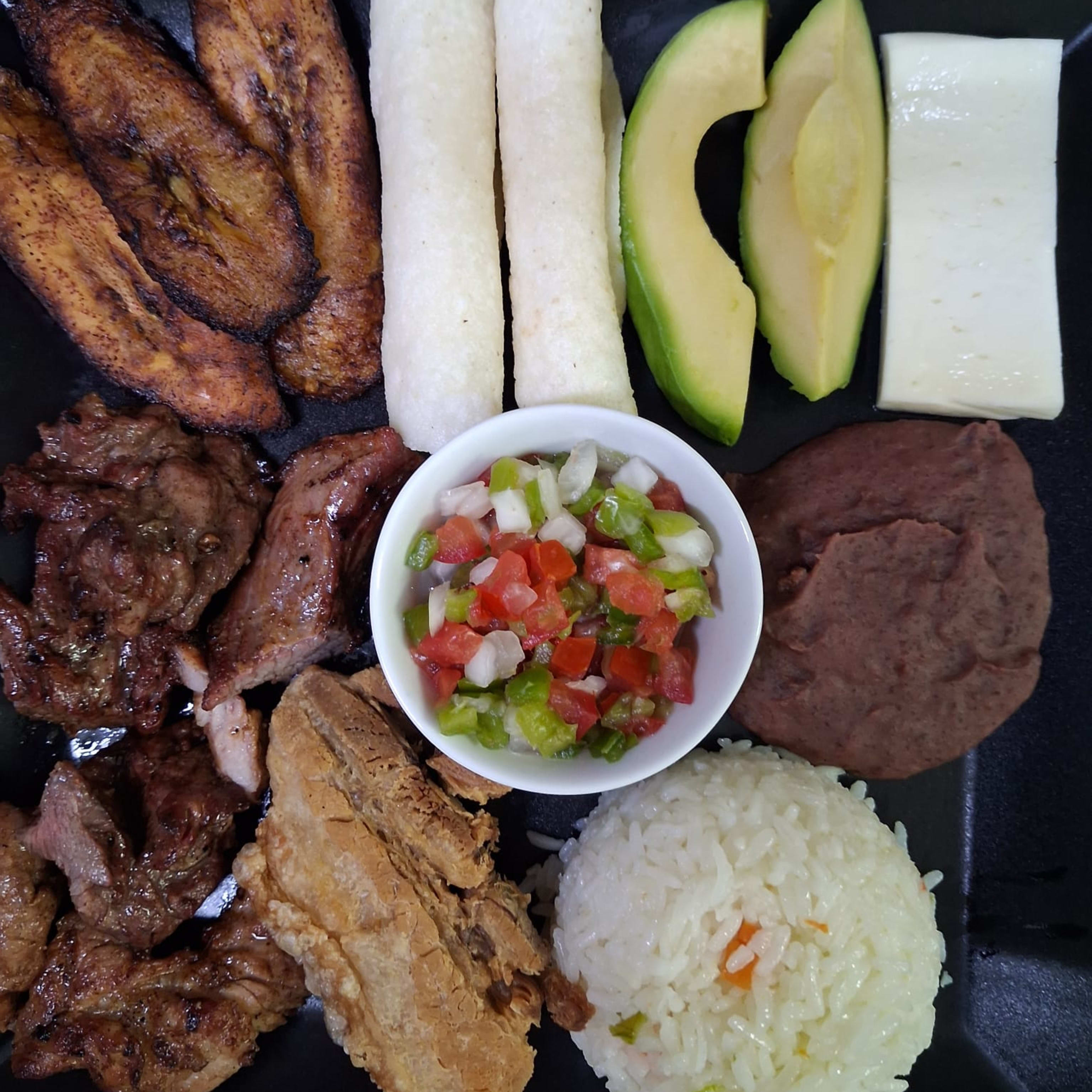 PLATO TIPICO