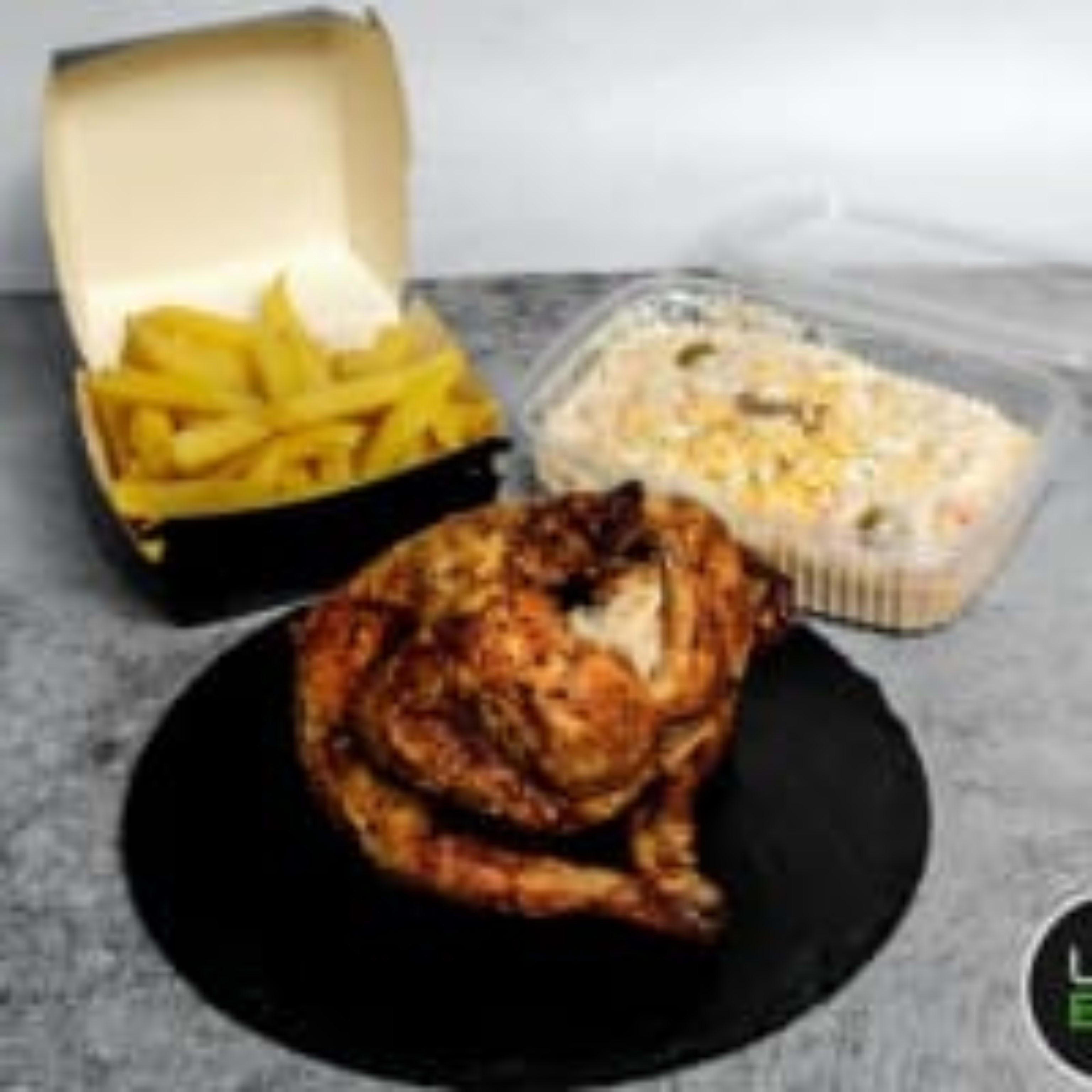 MEDIO Pollo Asado, Patatas Fritas y Ensaladilla Rusa