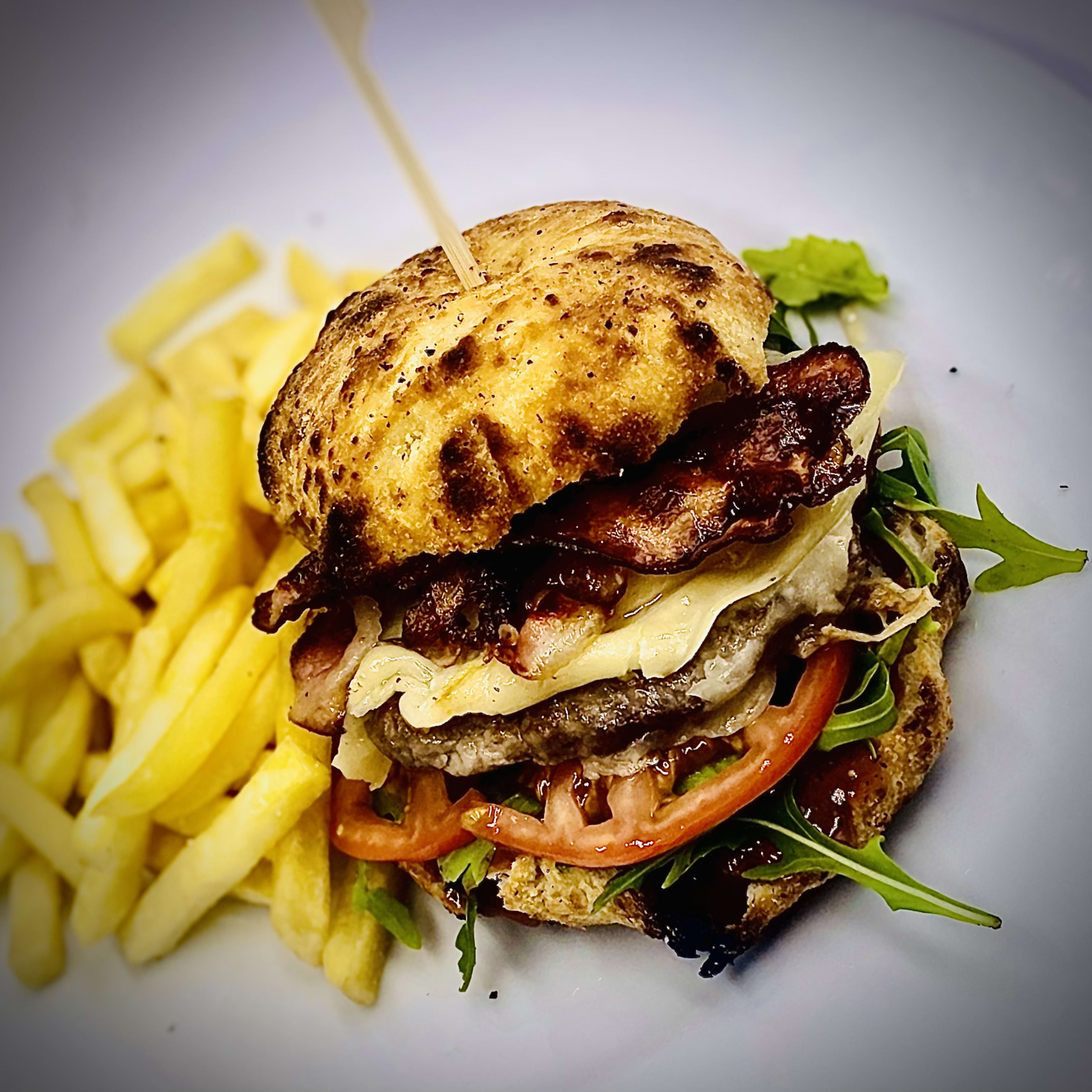 Hambúrguer de carne com queijo