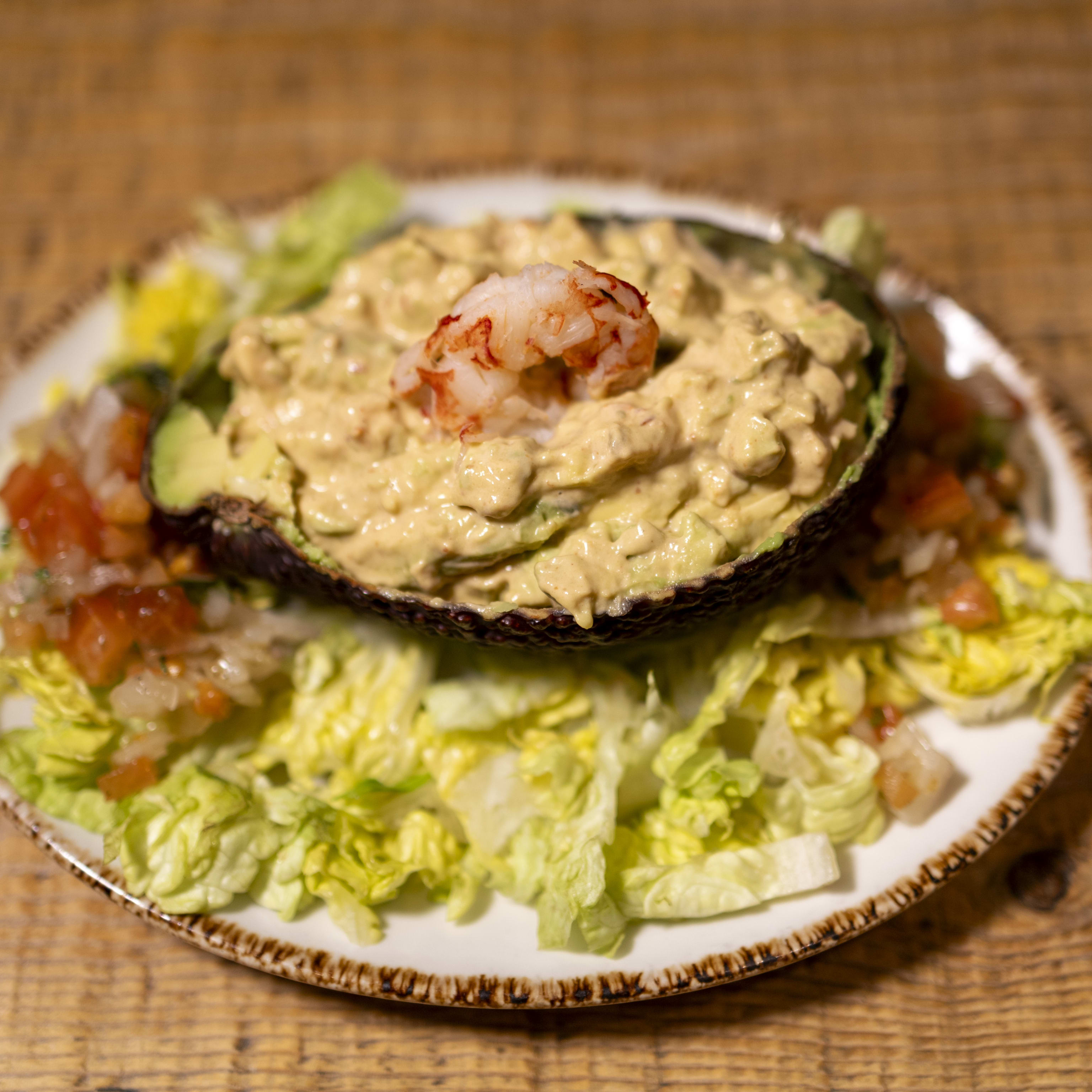 AGUACATE RELLENO CAMARONES