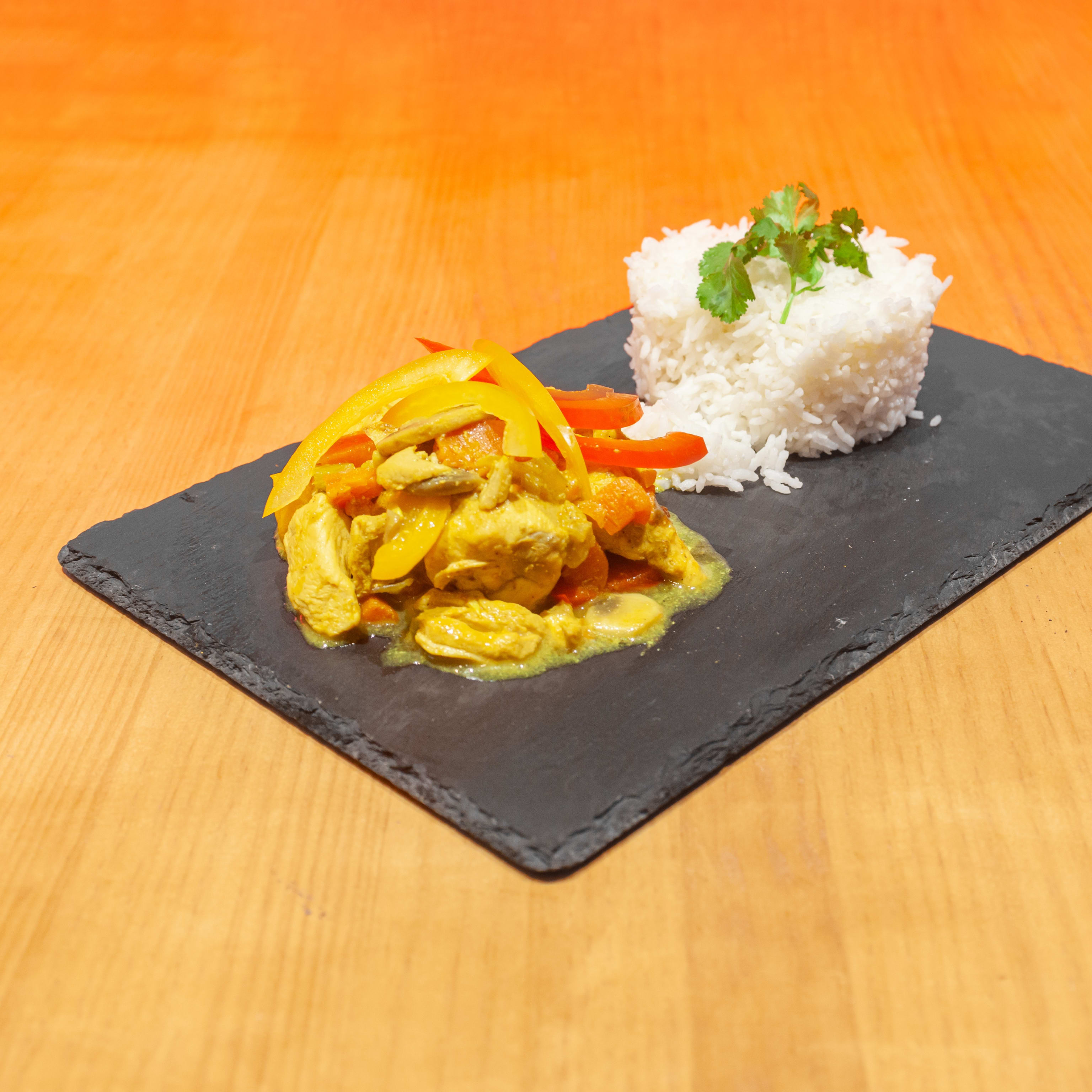 Arroz & Pollo al curry.