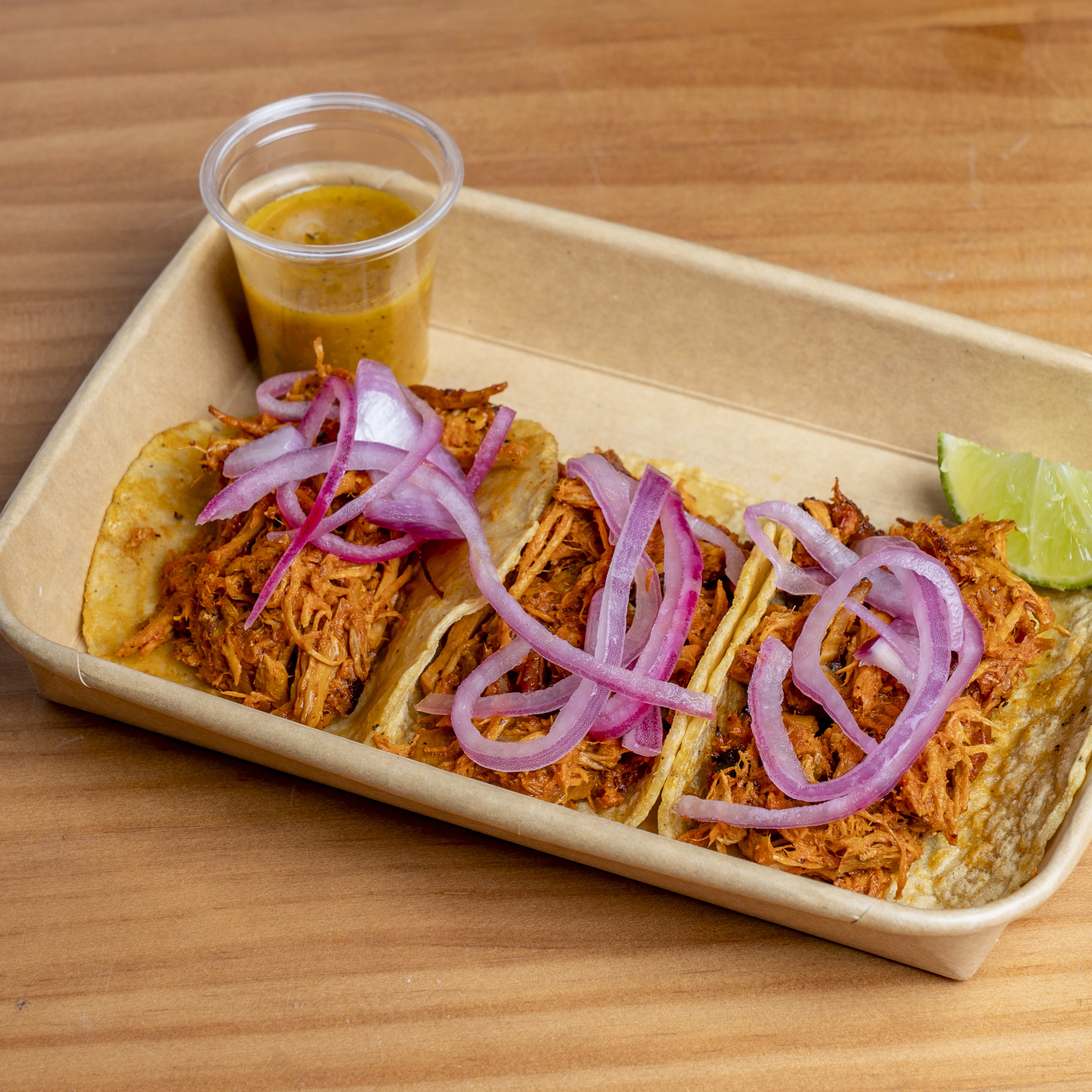TACOS DE COCHINITA 