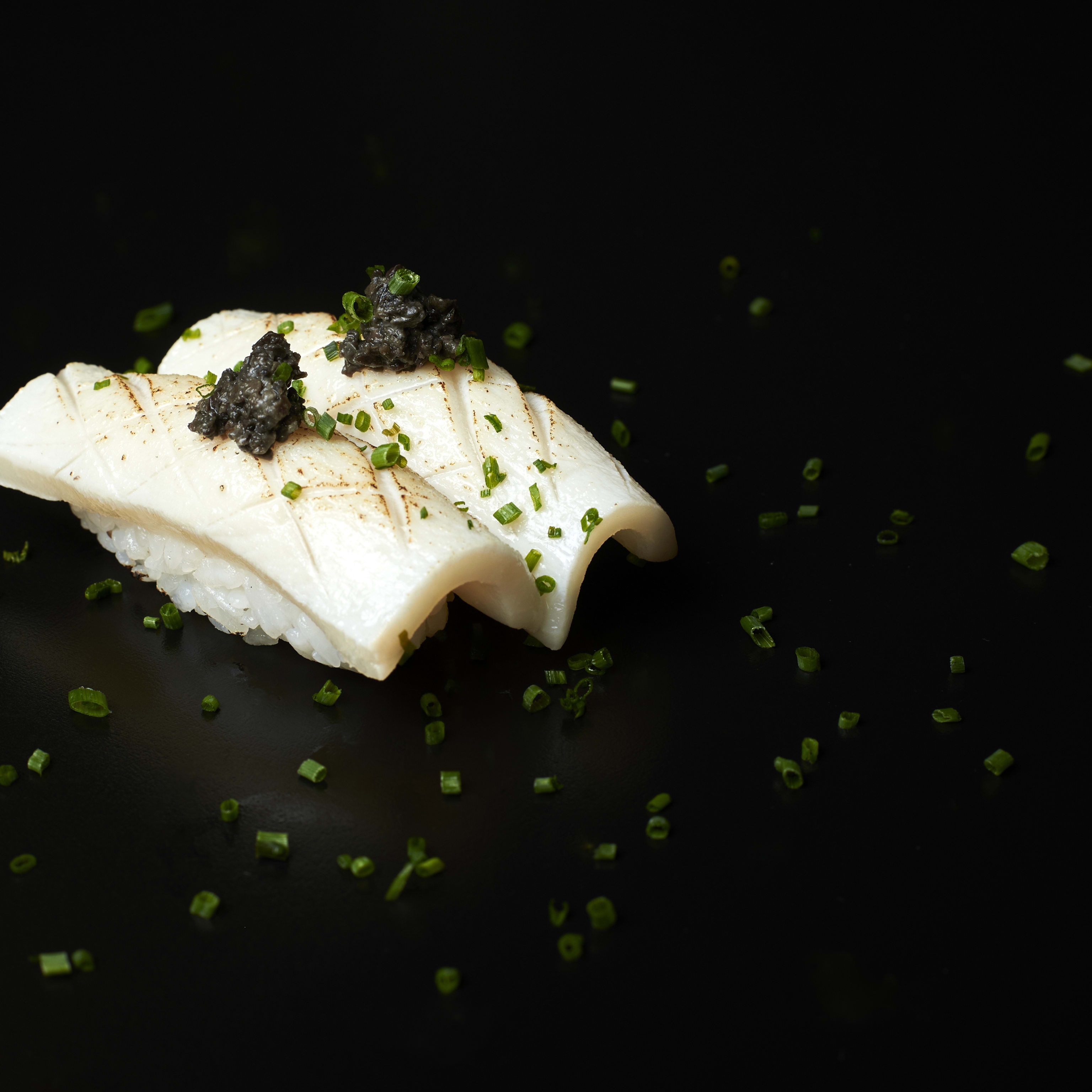 Nigiri de Pez Mantequilla con trufa