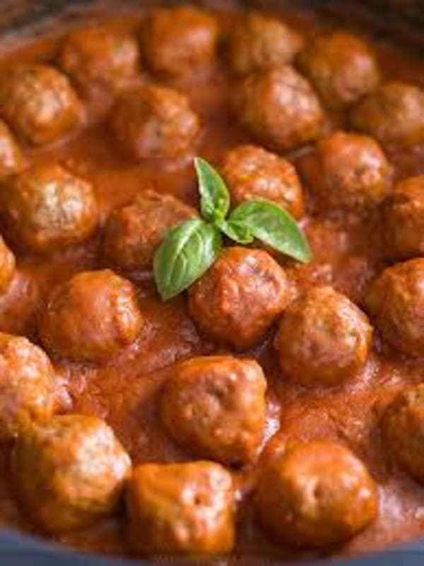 ALBONDIGAS CON TOMATE