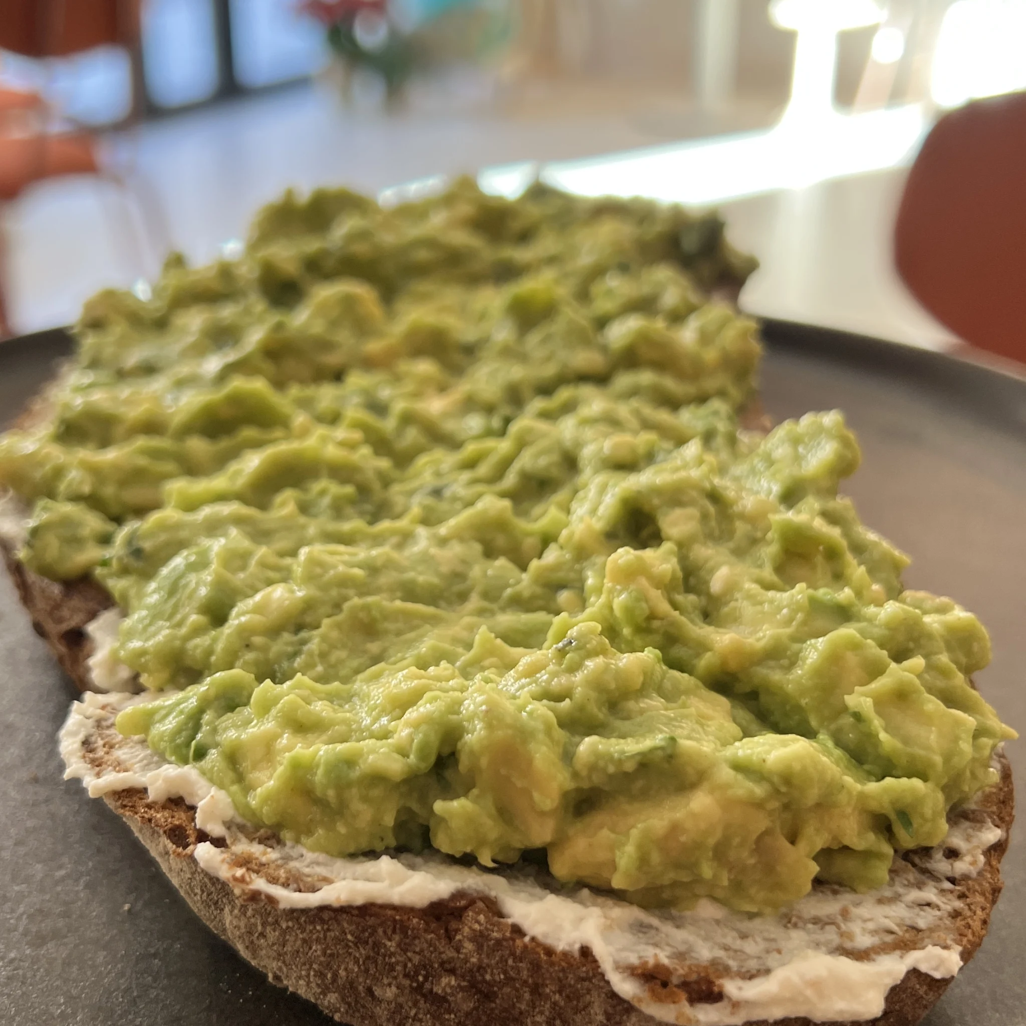 "La Avocatto": TOSTA DE AGUACATE con ricotta
