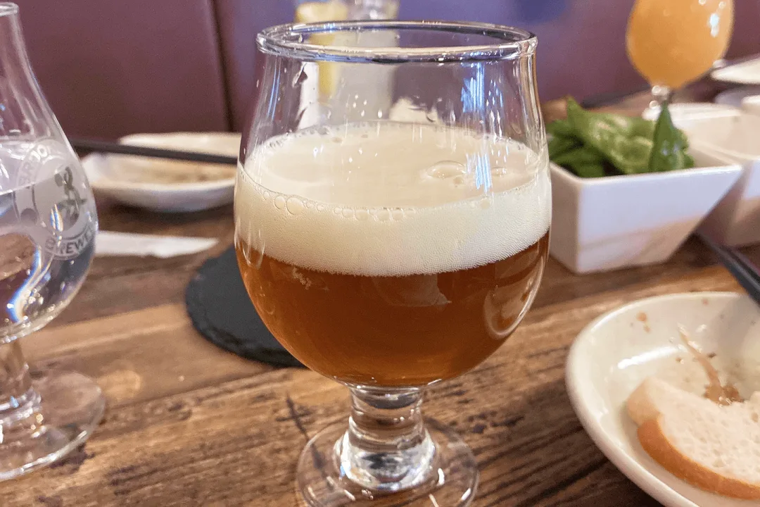 飲みかけじゃない。残り少なかったのよ。