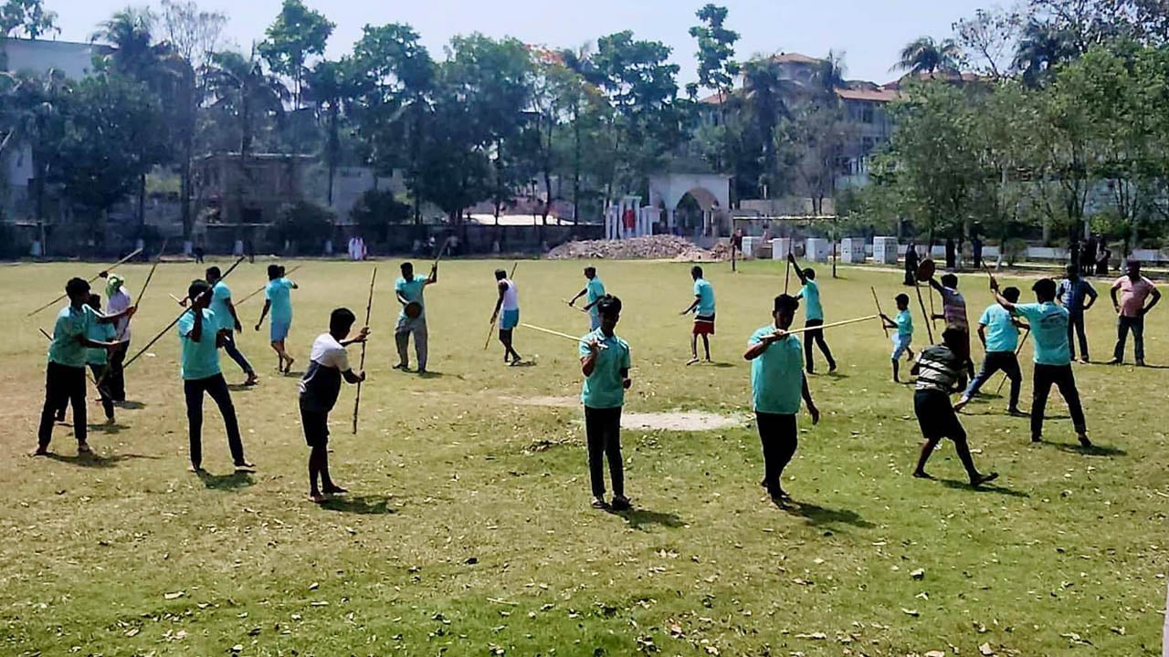 ভেড়ামারায় বৈশাখী উৎসবে ঐতিহ্যবাহী লাঠিখেলা