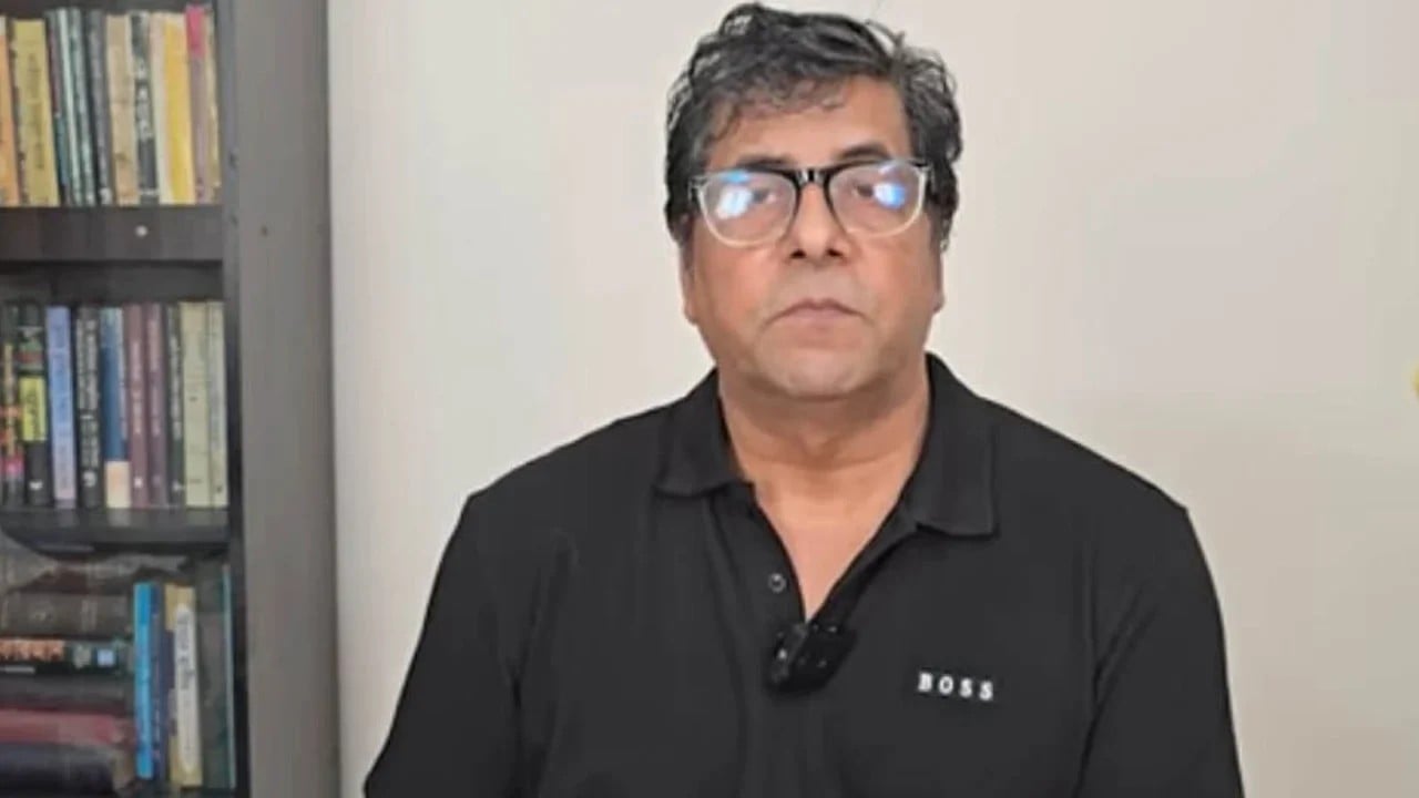 সরকারপ্রধান বা রাষ্ট্রপতির সাথে ছবি নিয়ে ট্যাগ দেওয়া উচিত নয়