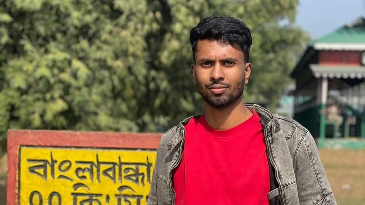 প্রধানমন্ত্রীর মেয়ের ছবি পোস্ট করে যুবক আটক