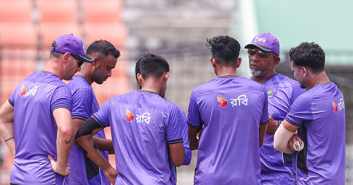 বাংলাদেশের পেসাররা চট্টগ্রামের উইকেটের সবুজ ঘাসের ছোঁয়া নেই