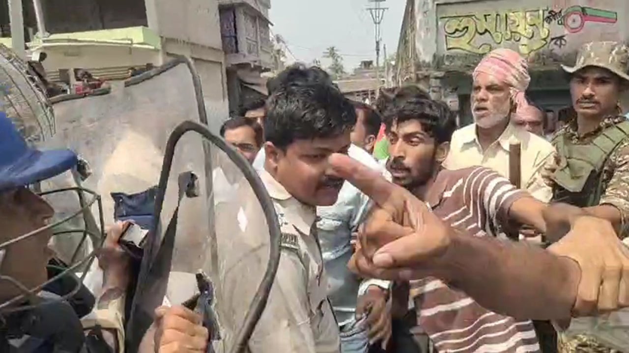 পশ্চিমবঙ্গে তৃণমূল-হুমায়ুন কবিরের সংঘর্ষ